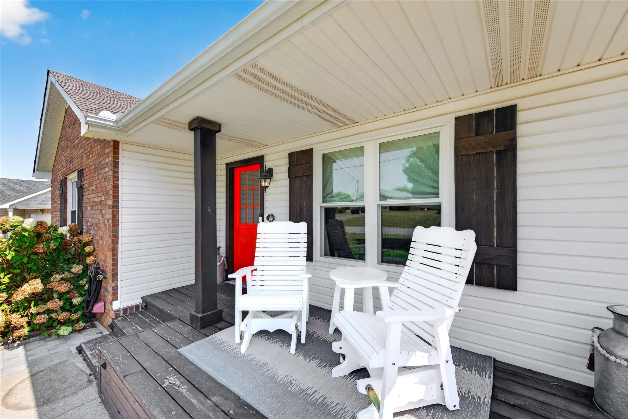 1318 Meredith Way Property Photo 6