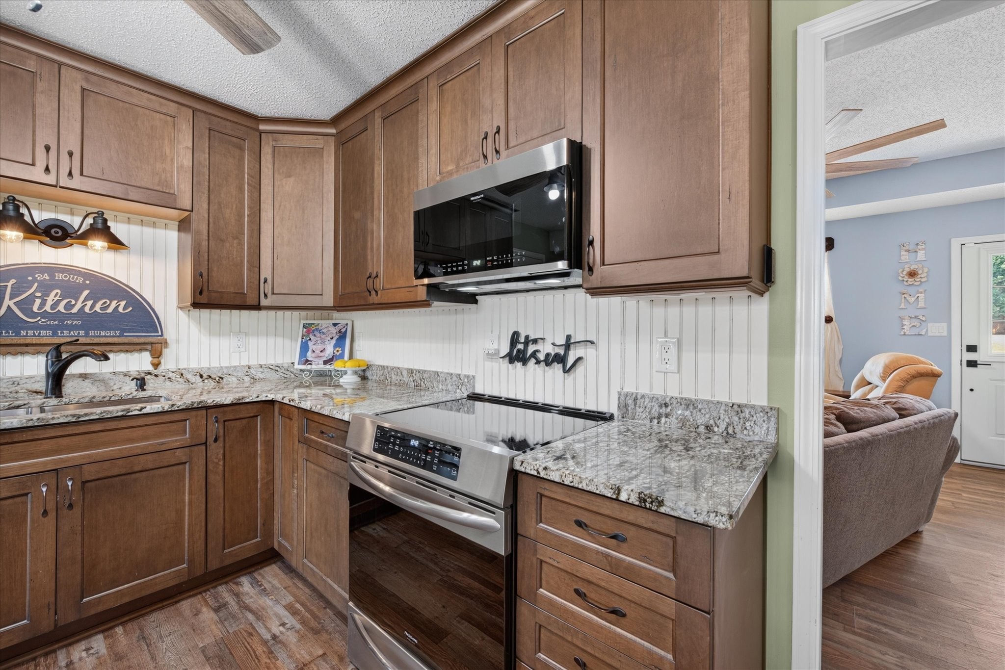 1318 Meredith Way Property Photo 18