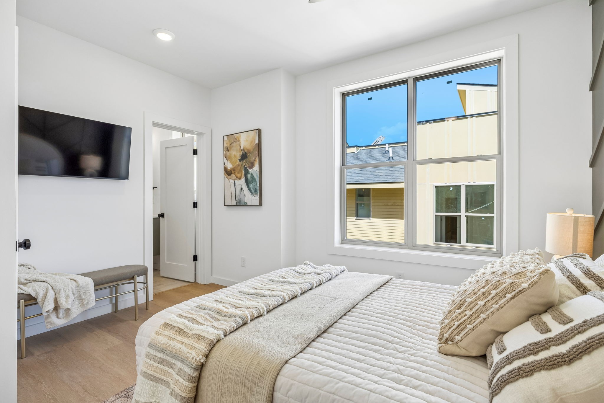 1175 Avondale Cr Property Photo 15