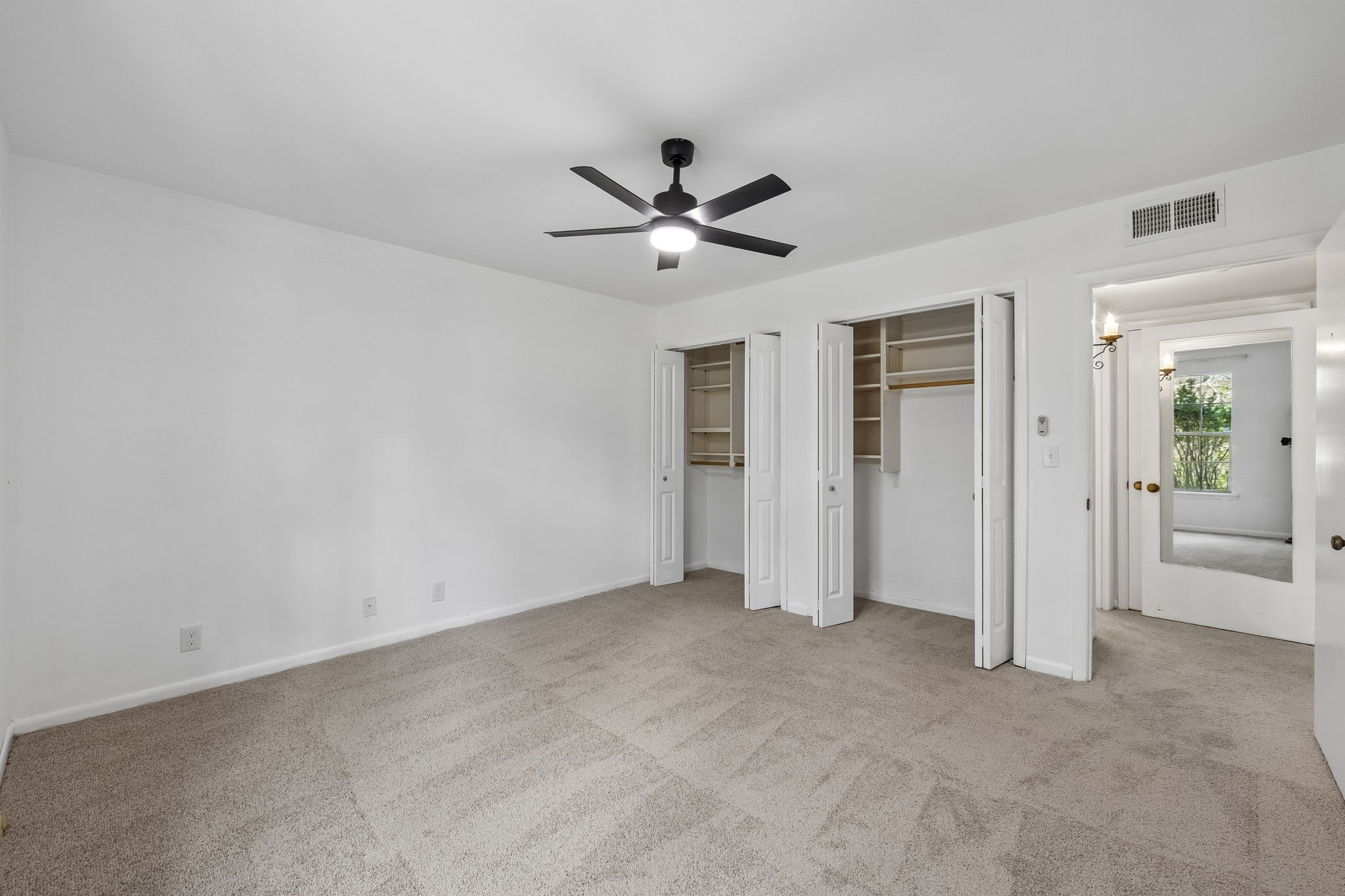 2116 Hobbs Rd Property Photo 3