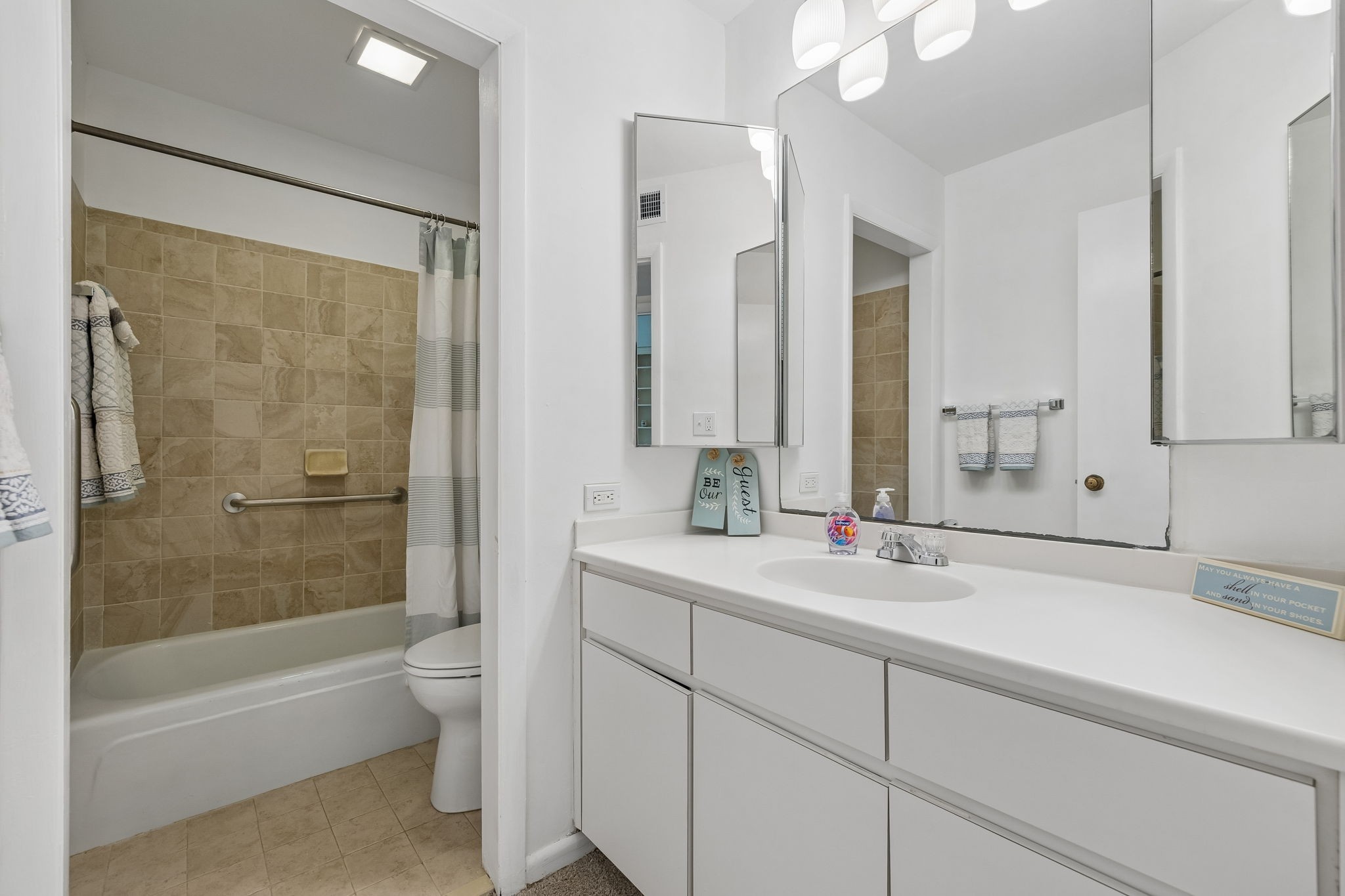 2116 Hobbs Rd Property Photo 4