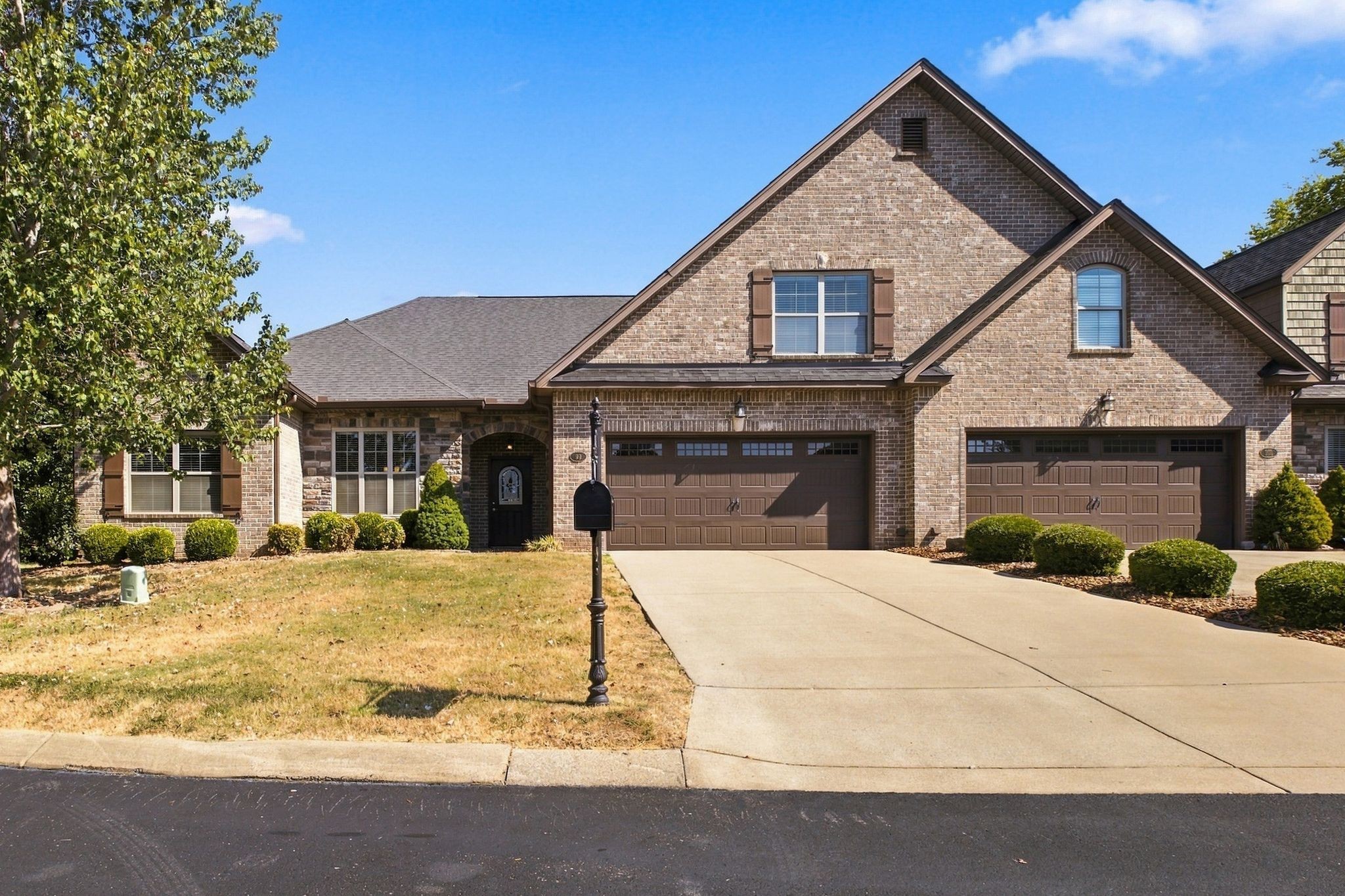 99 Silverstone Ln Property Photo 1