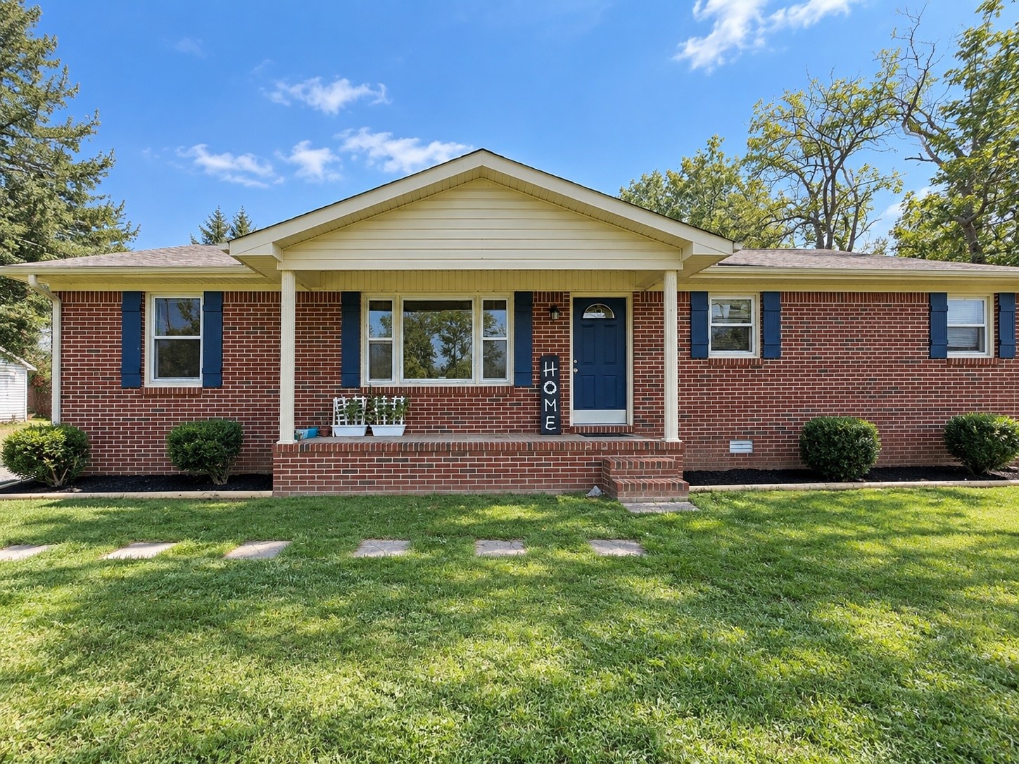 306 Circle Hill Dr Property Photo 1