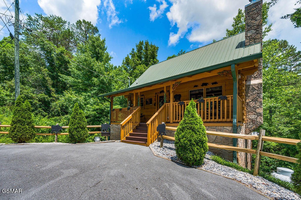 1728 Scenic Woods Way Property Photo 1