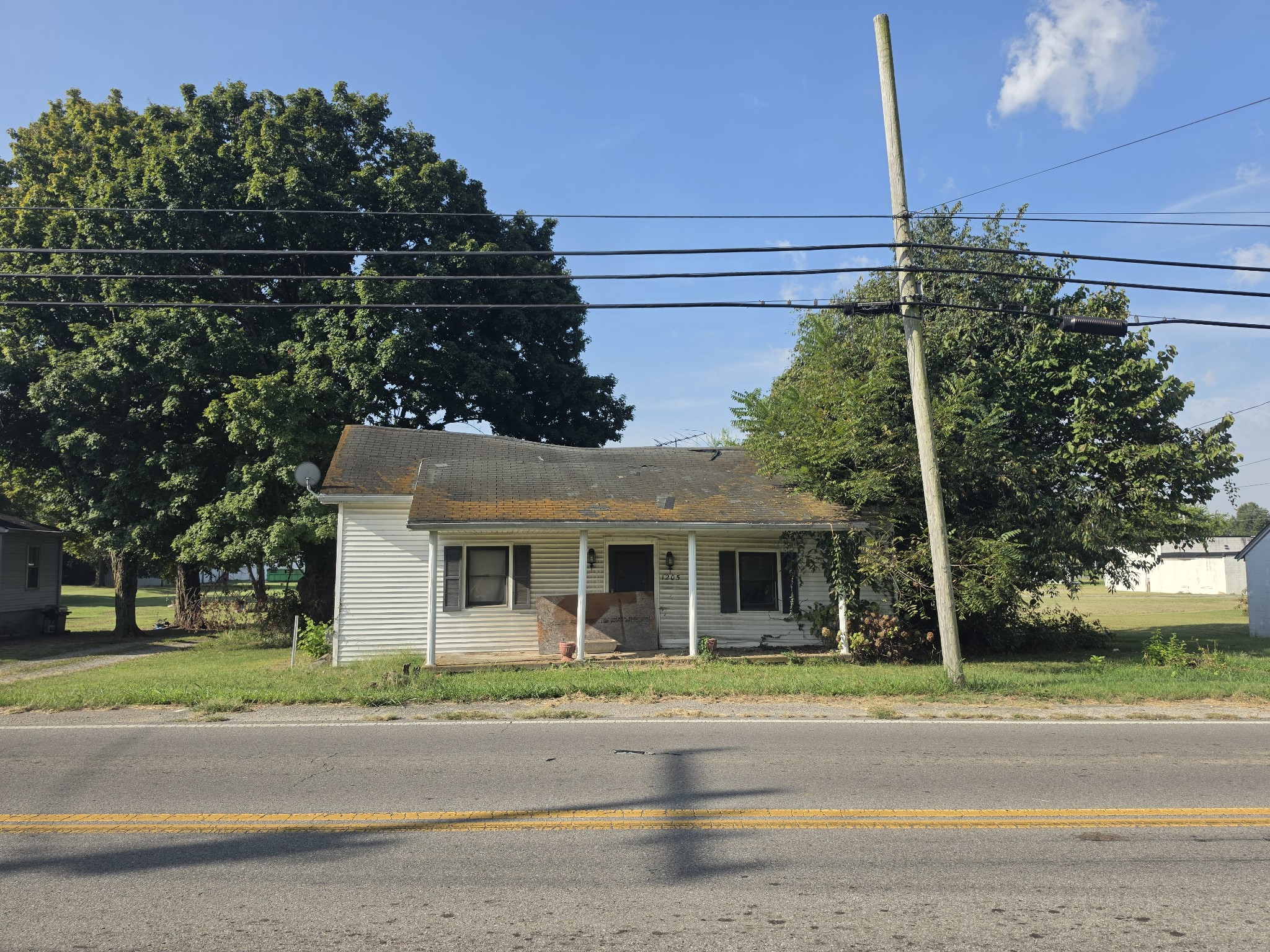 1205 E Church St Property Photo 1