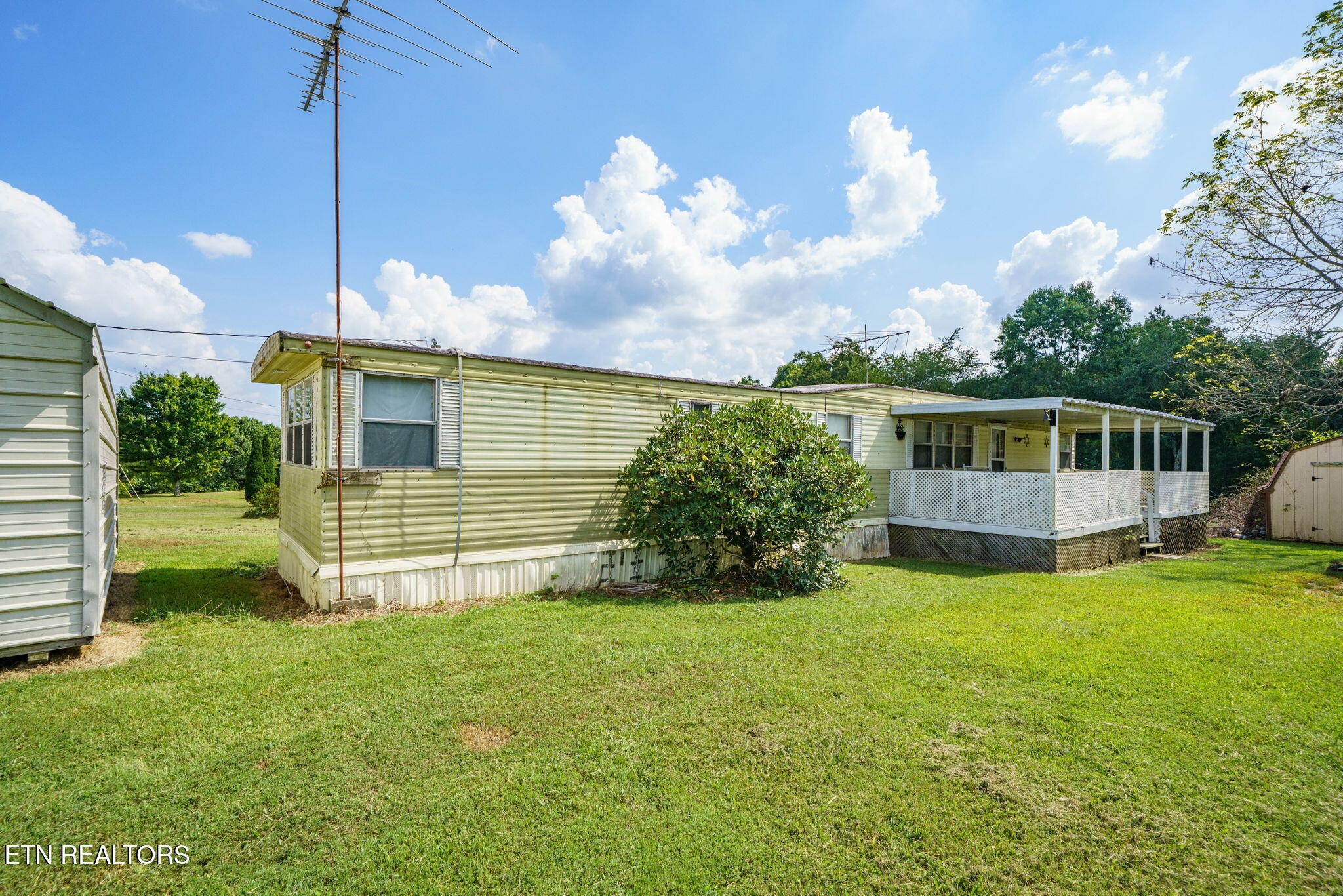 1055 Rector Rd Property Photo 1