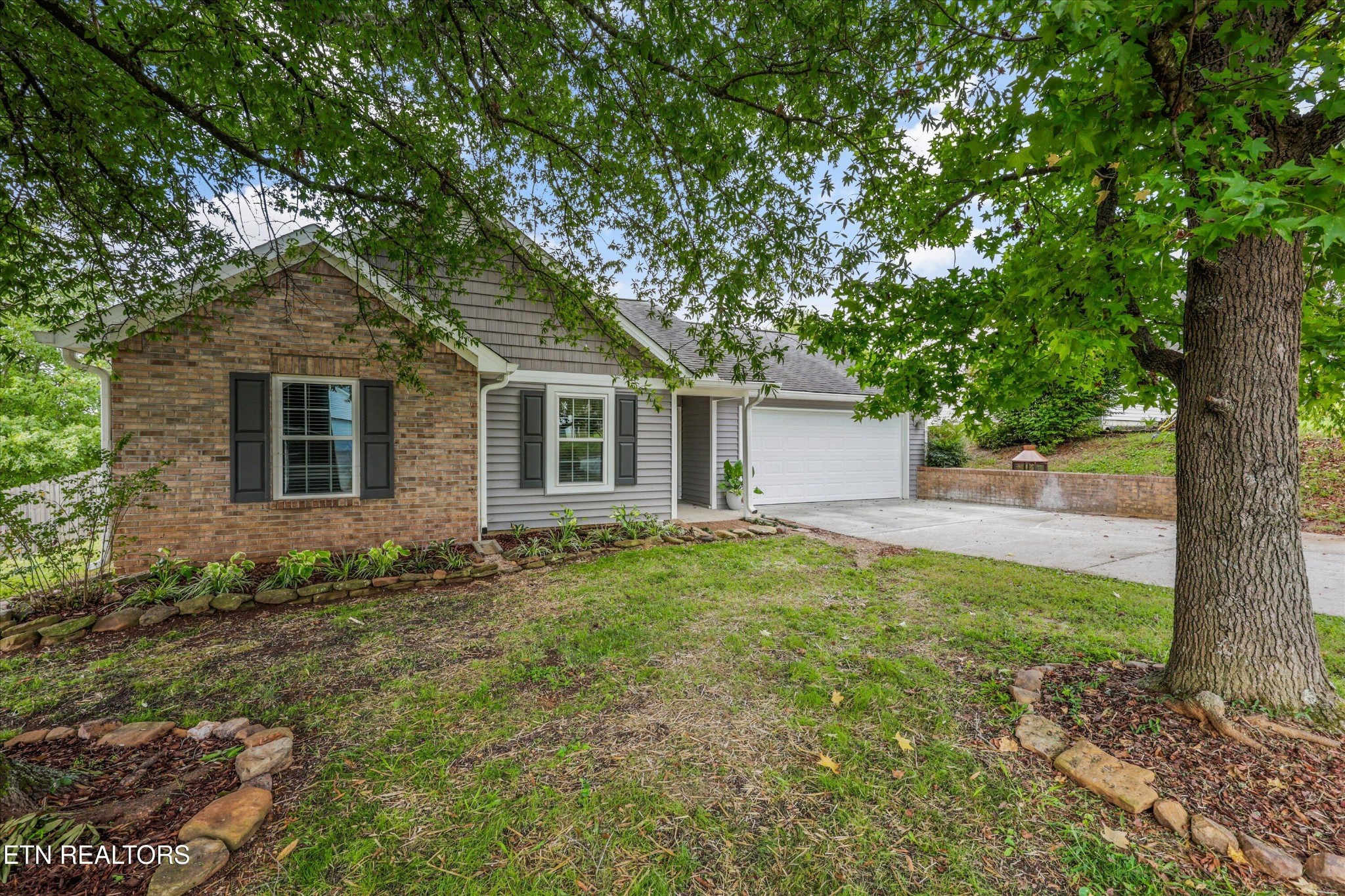 2312 Bainbridge Way Property Photo 1