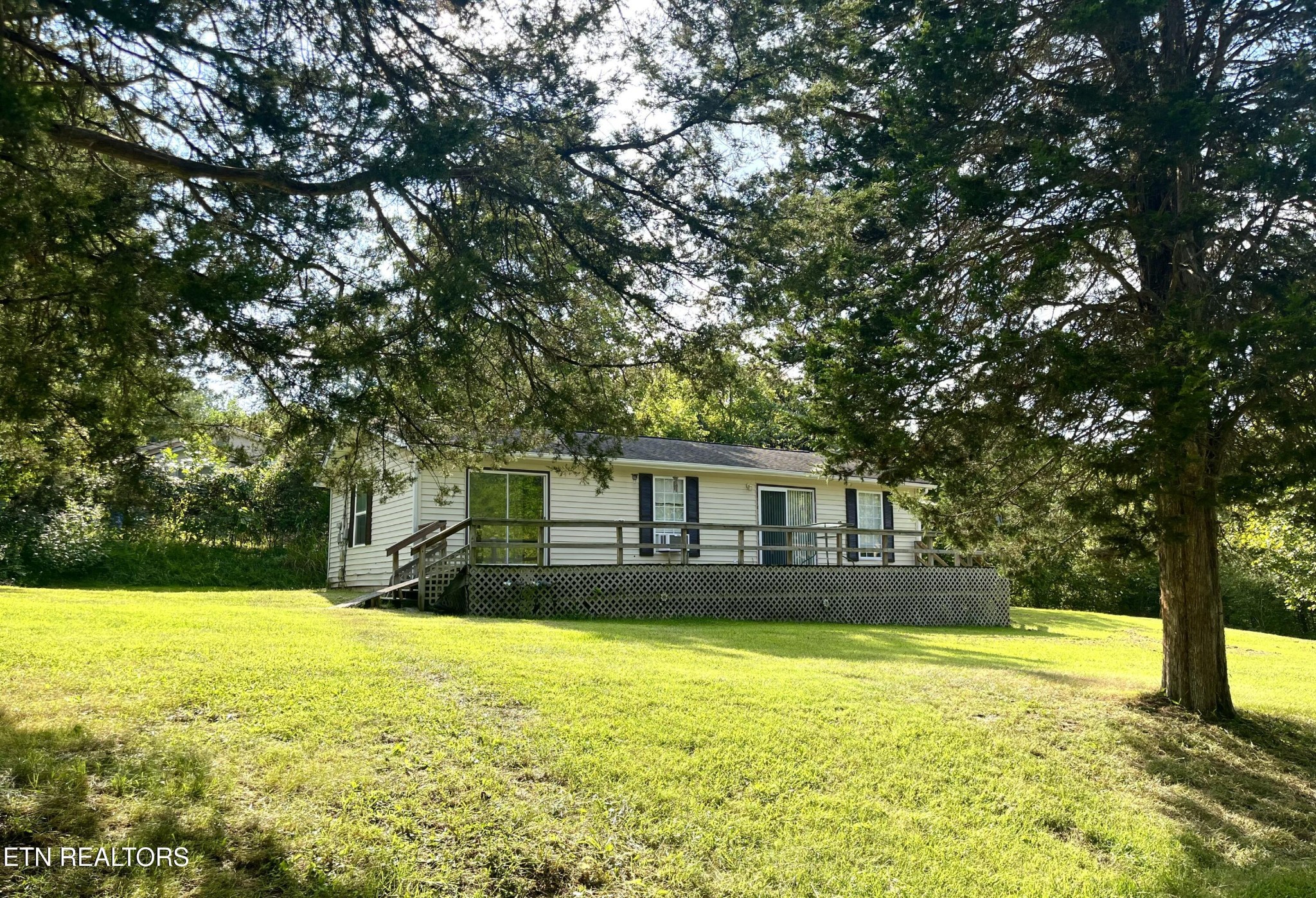 672 Raccoon Valley Rd Property Photo 1