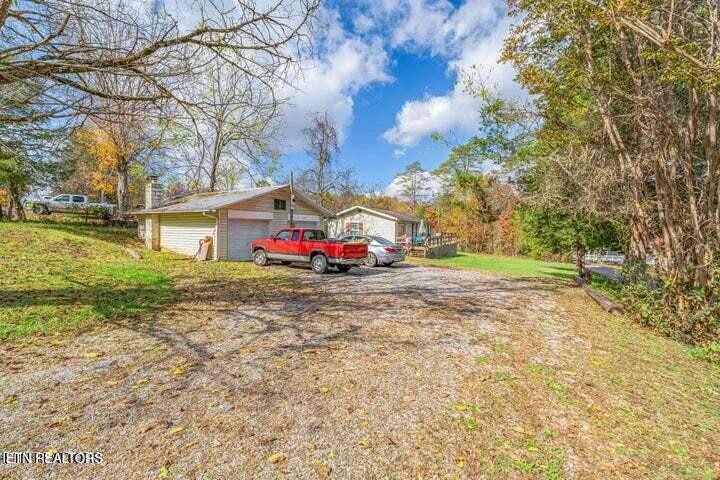672 Raccoon Valley Rd Property Photo 12