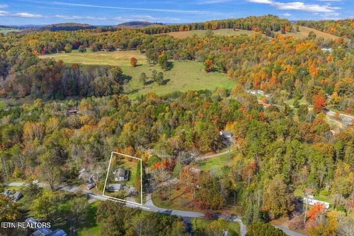 672 Raccoon Valley Rd Property Photo 13