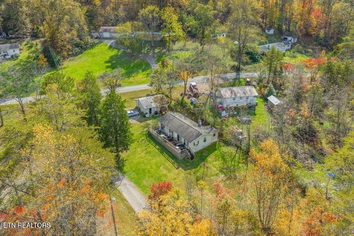 672 Raccoon Valley Rd Property Photo 15
