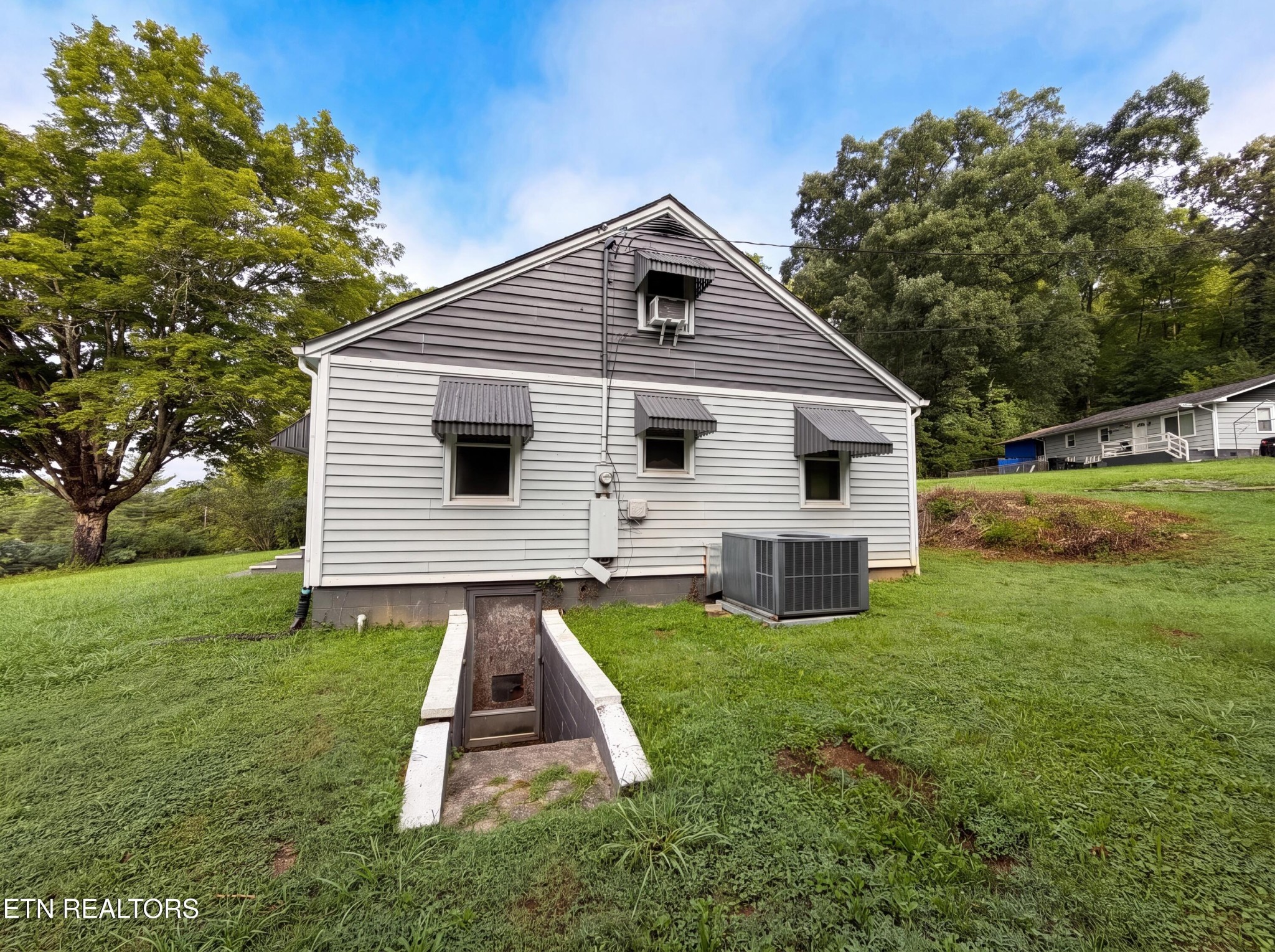 119 Old State Circle Property Photo 5