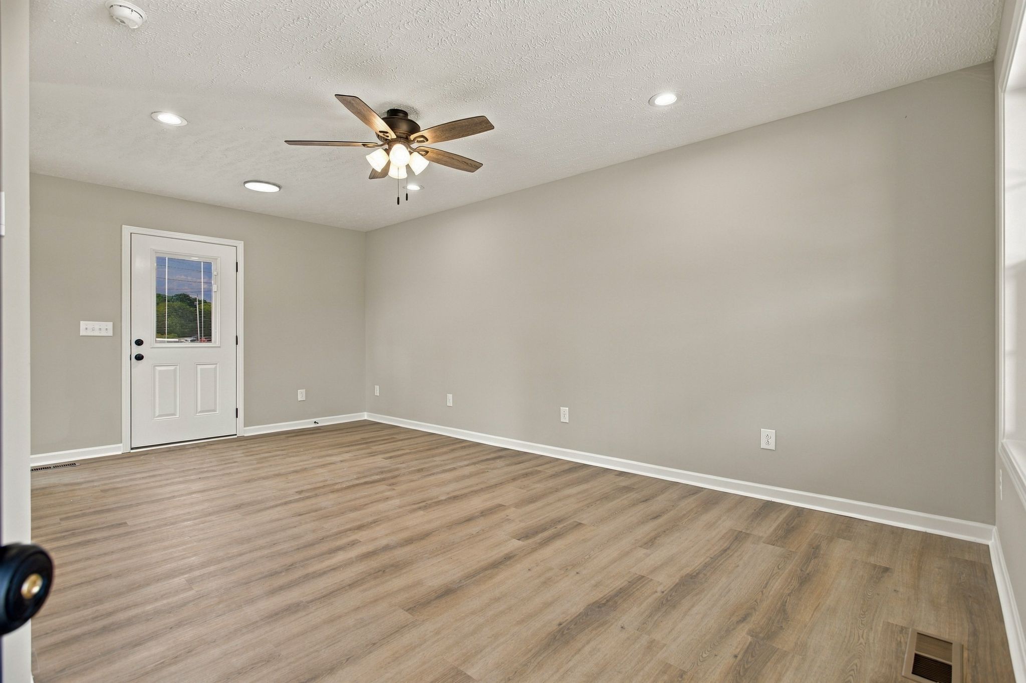 2183 Claude Fox Rd Property Photo 6