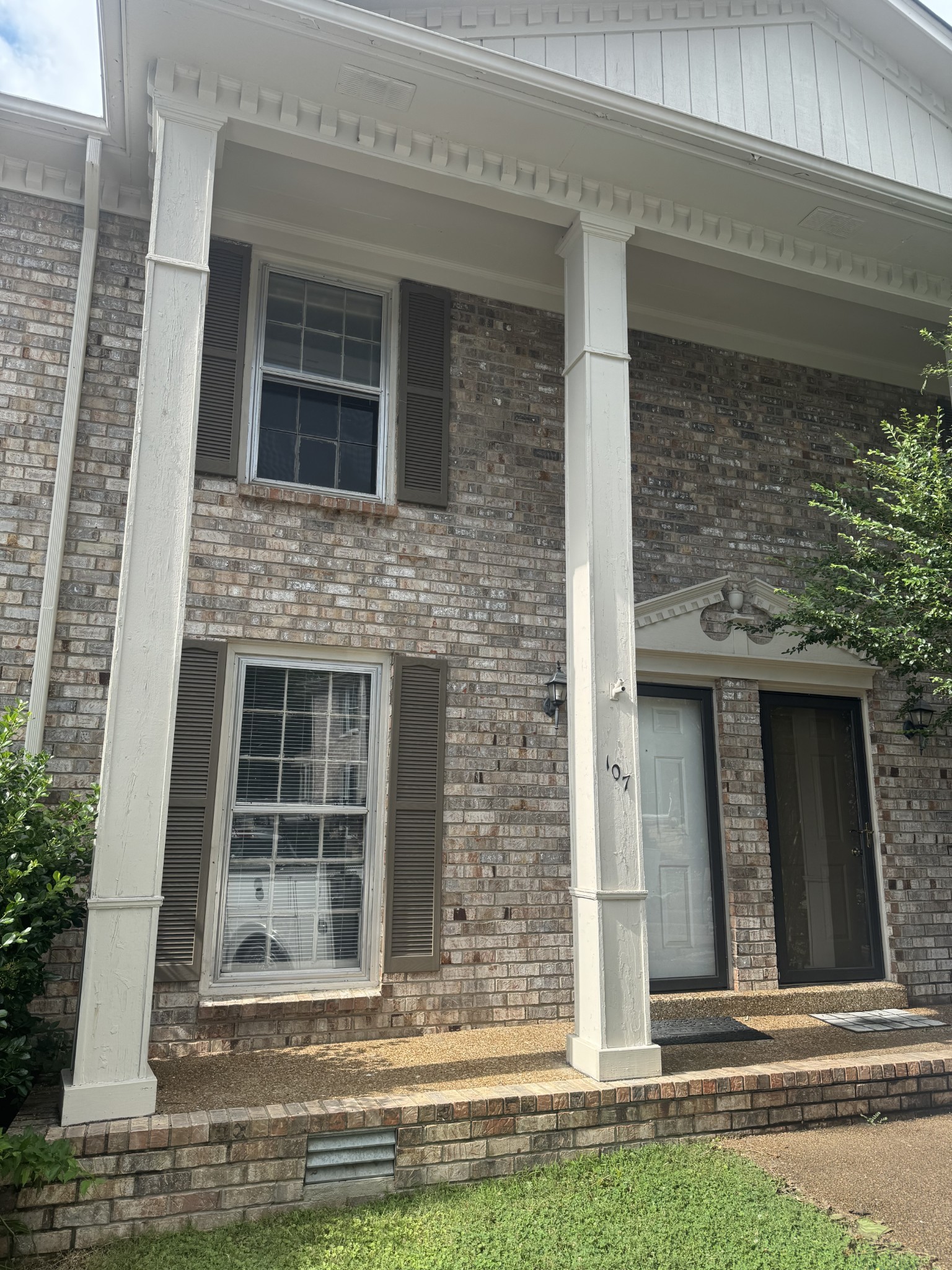 107 Northcrest Ct Property Photo 1