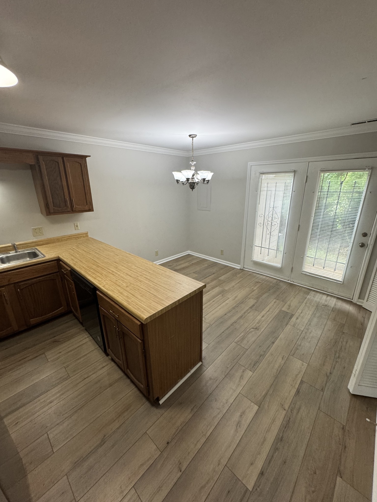 107 Northcrest Ct Property Photo 4