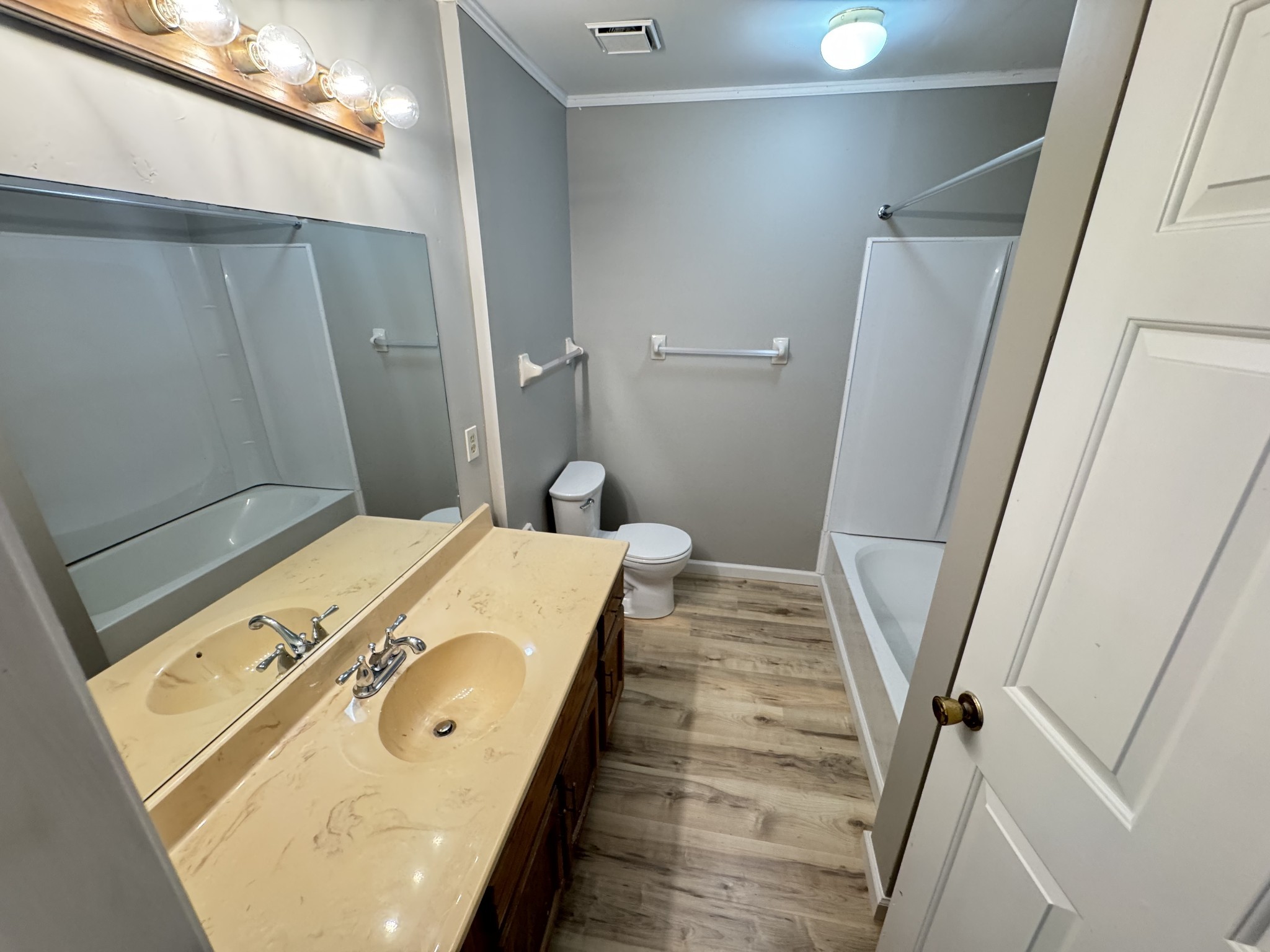 107 Northcrest Ct Property Photo 6