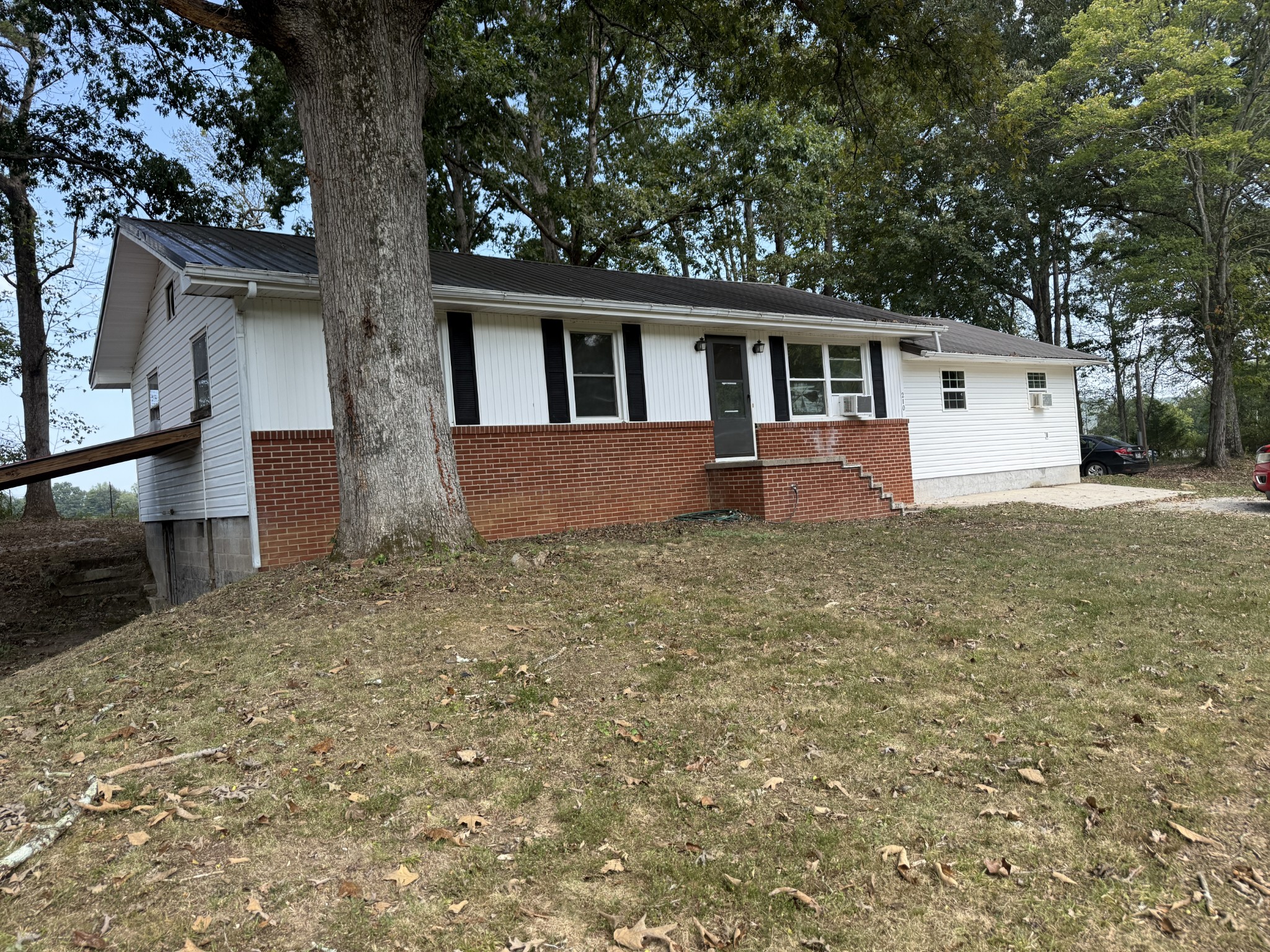 210 Snow Ln Property Photo 1