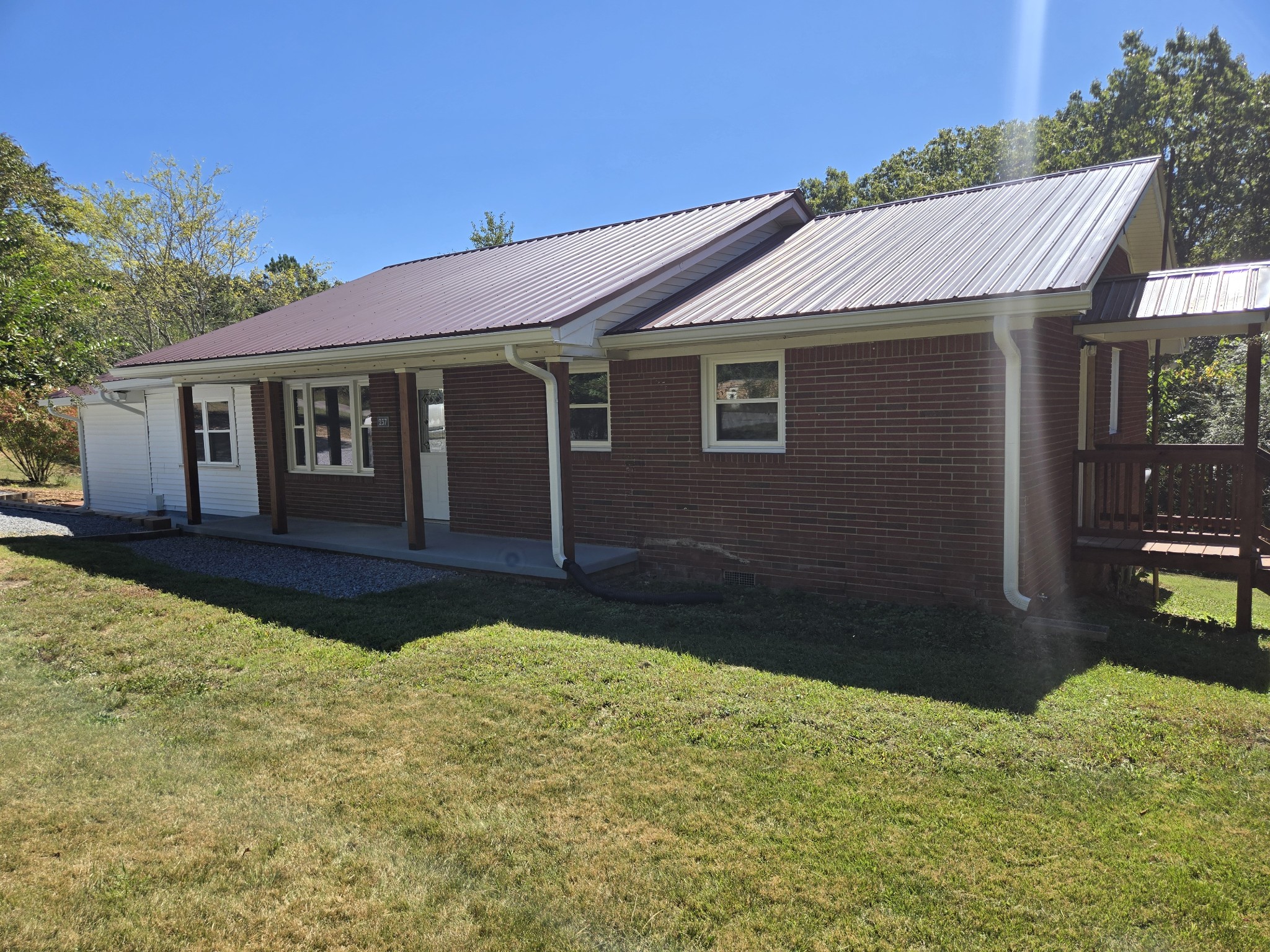 237 Brazzle Rd Property Photo 4