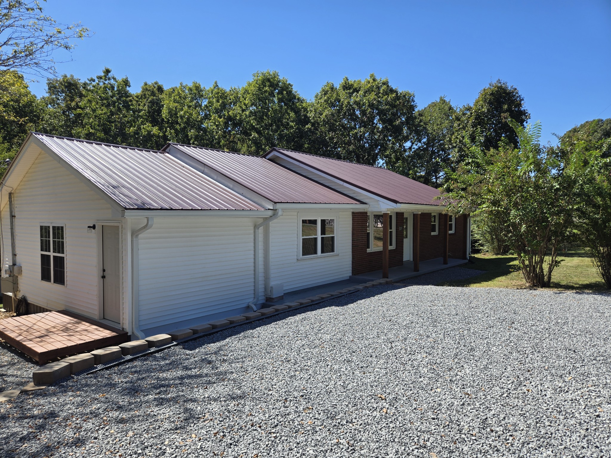 237 Brazzle Rd Property Photo 5