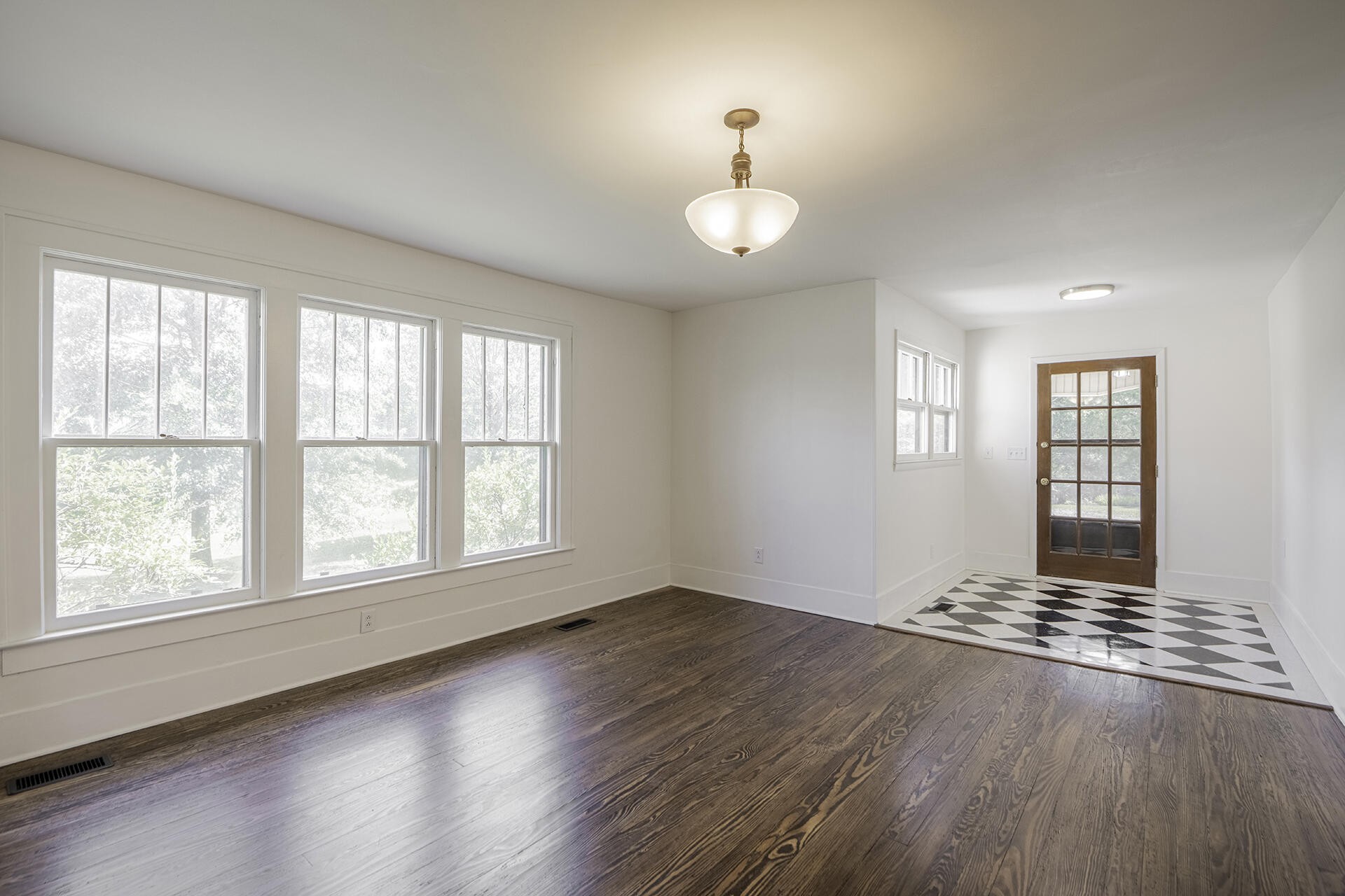 52 Chapman Drive Property Photo 3