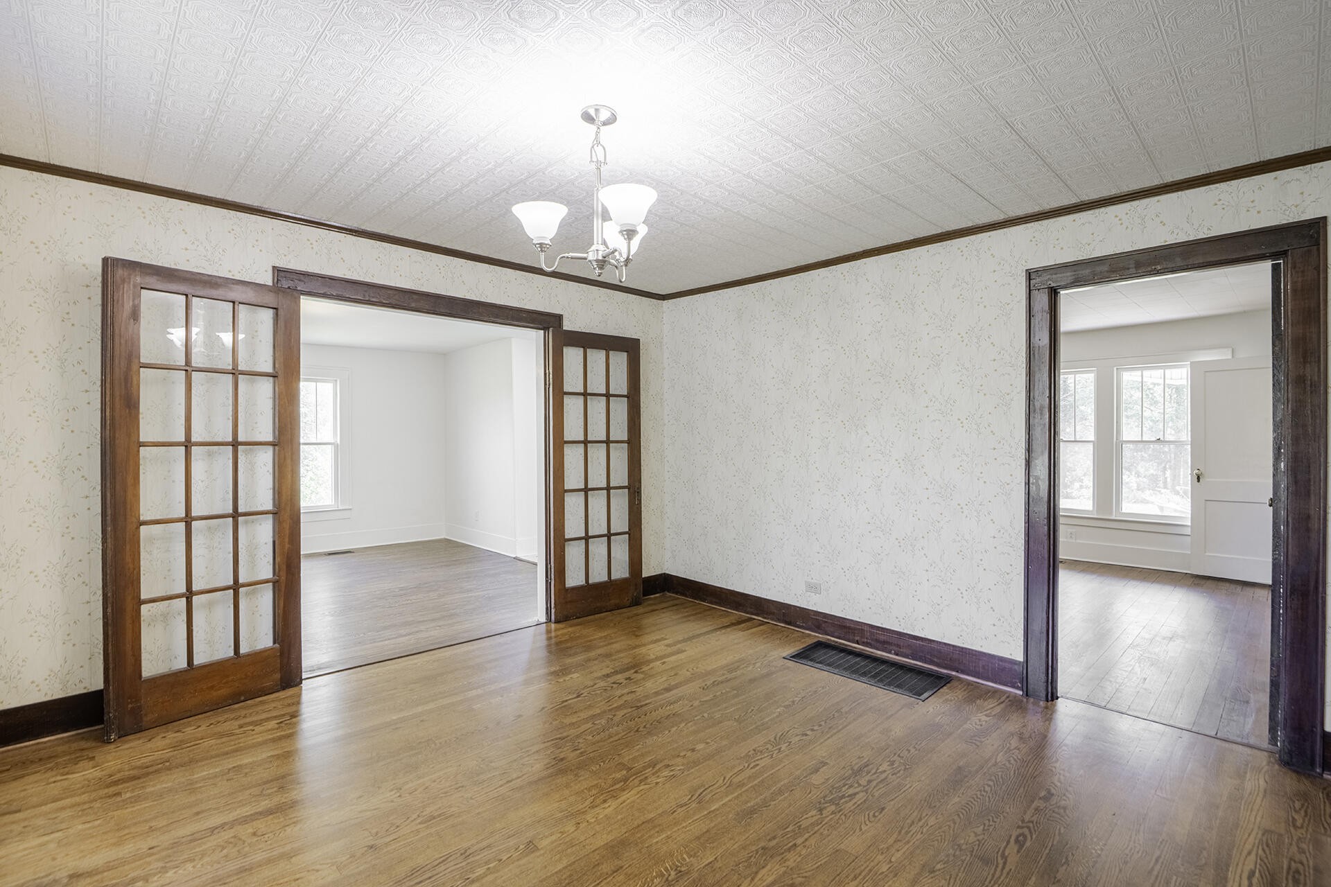 52 Chapman Drive Property Photo 8