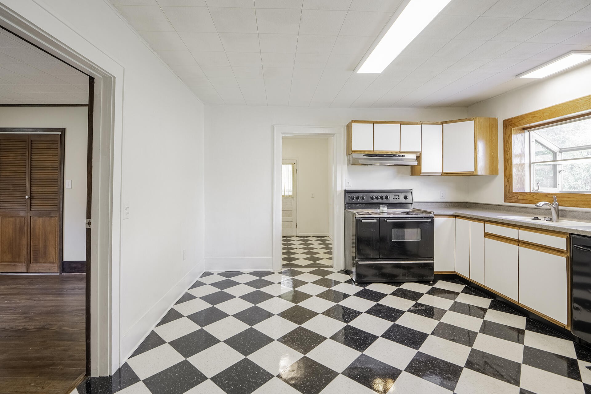 52 Chapman Drive Property Photo 18