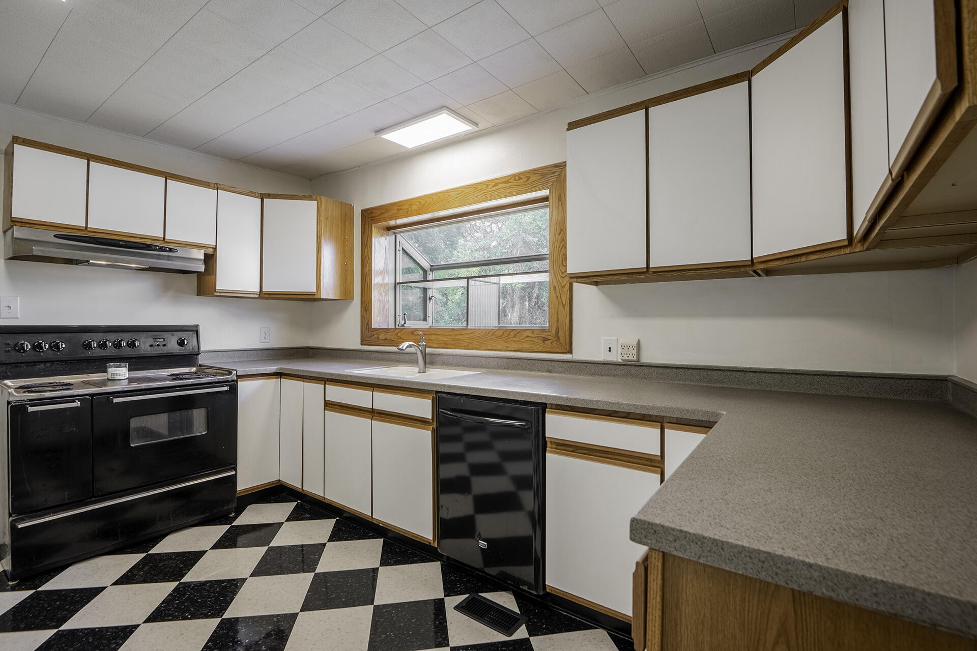 52 Chapman Drive Property Photo 21