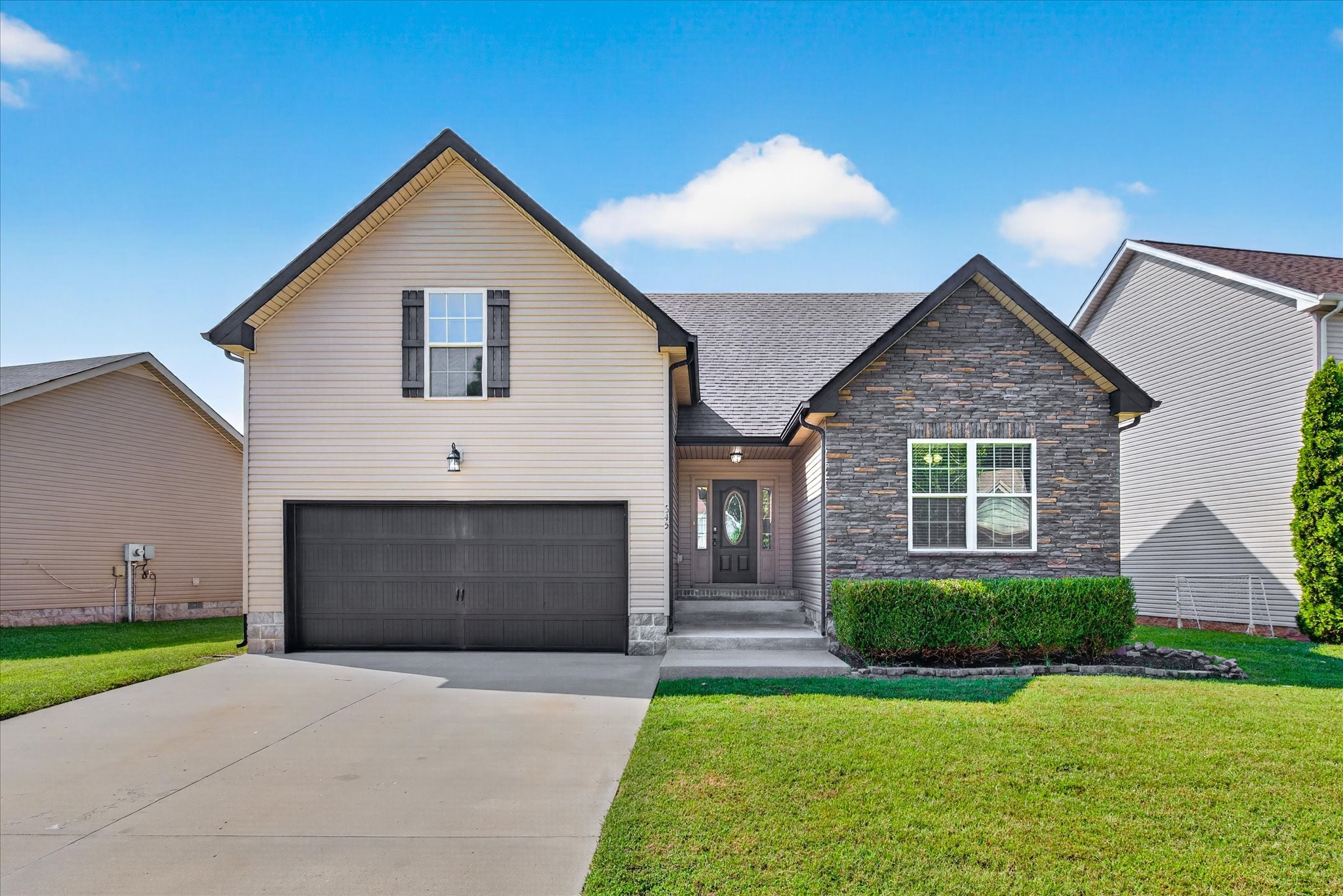645 Fox Hound Drive Property Photo 1