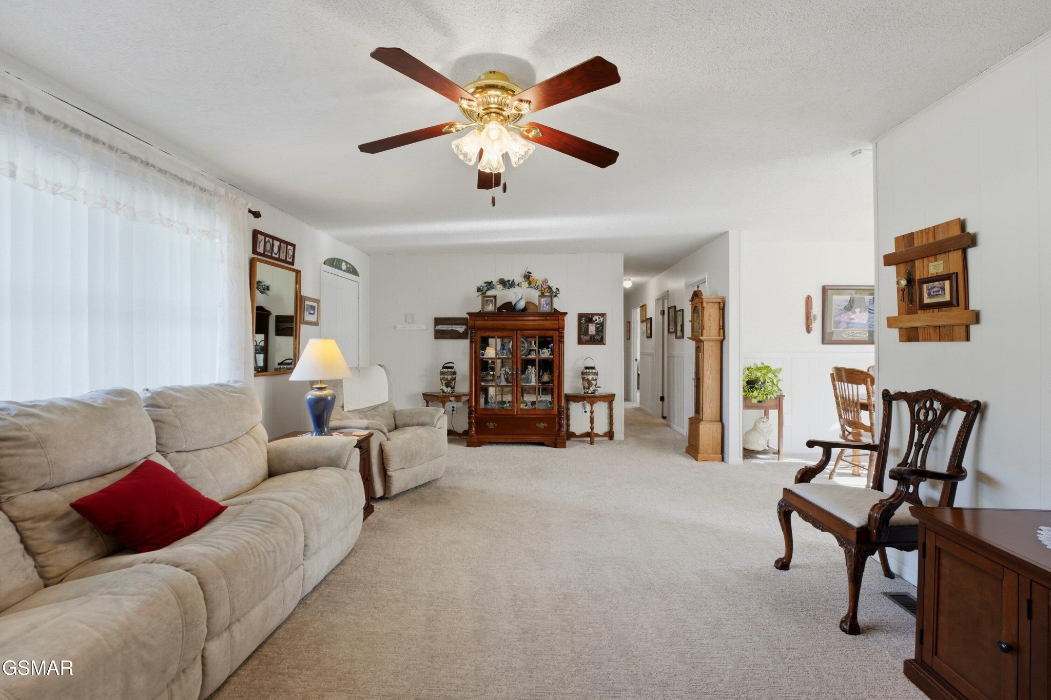 728 Schneider Lane Property Photo 2