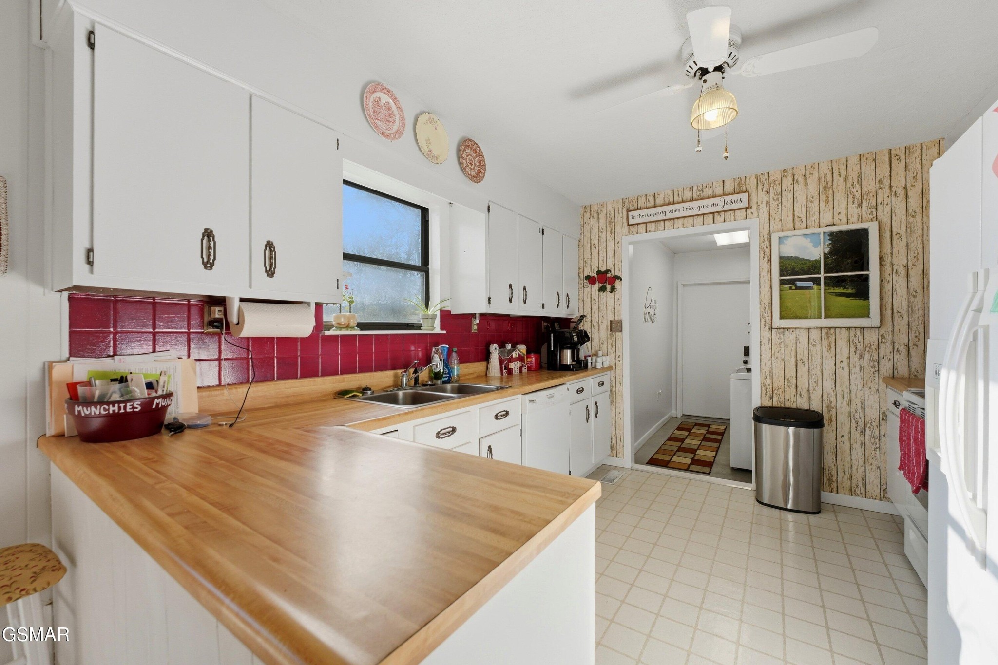 728 Schneider Lane Property Photo 5