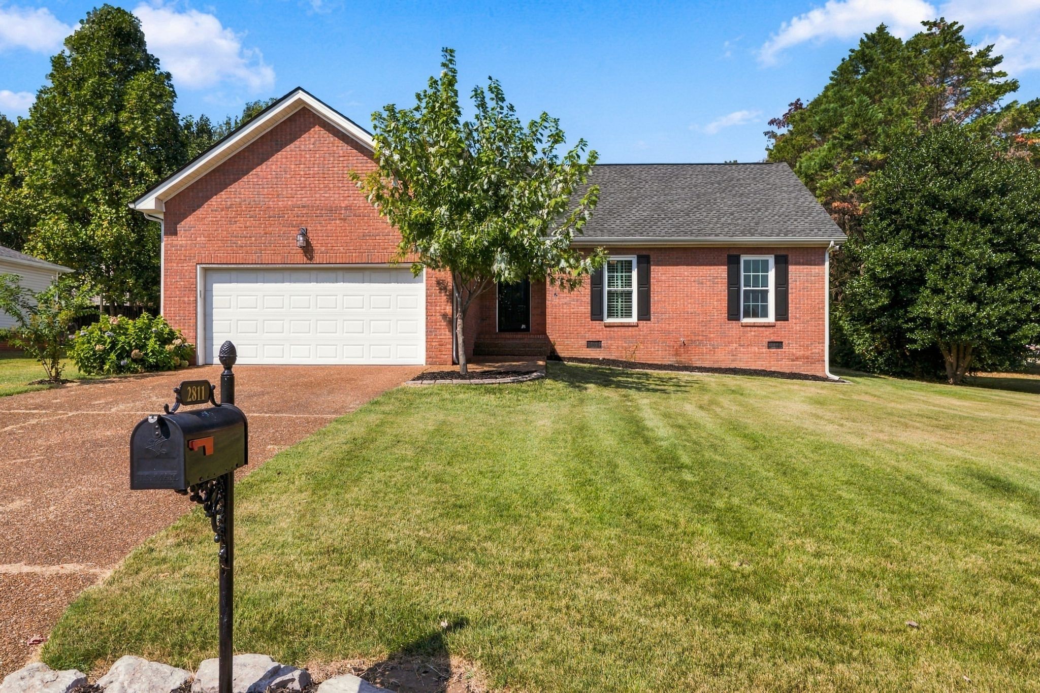 2811 Candlewicke Dr Property Photo 1