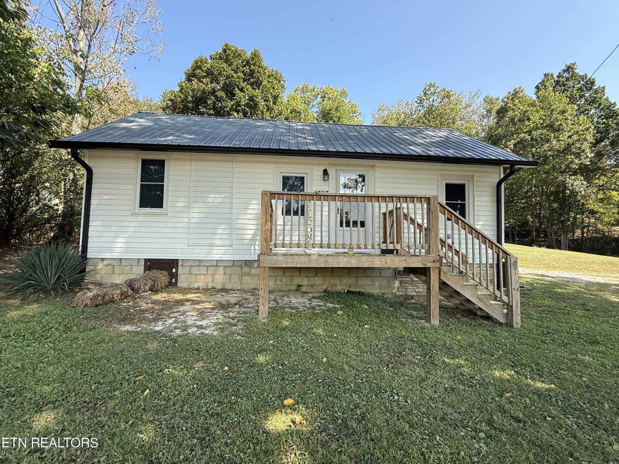 4397 Round Mountain Rd Property Photo 1