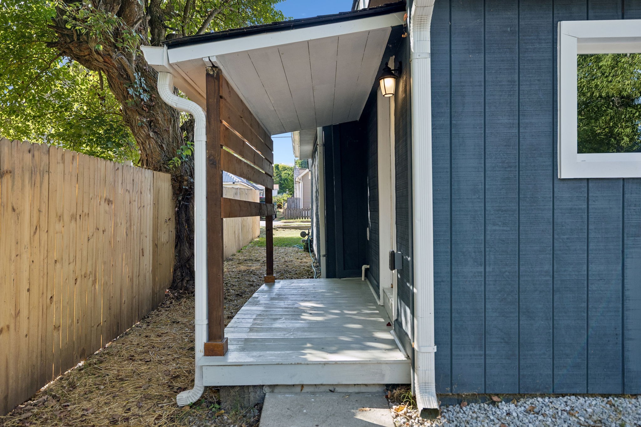 209 Olive St Property Photo 36