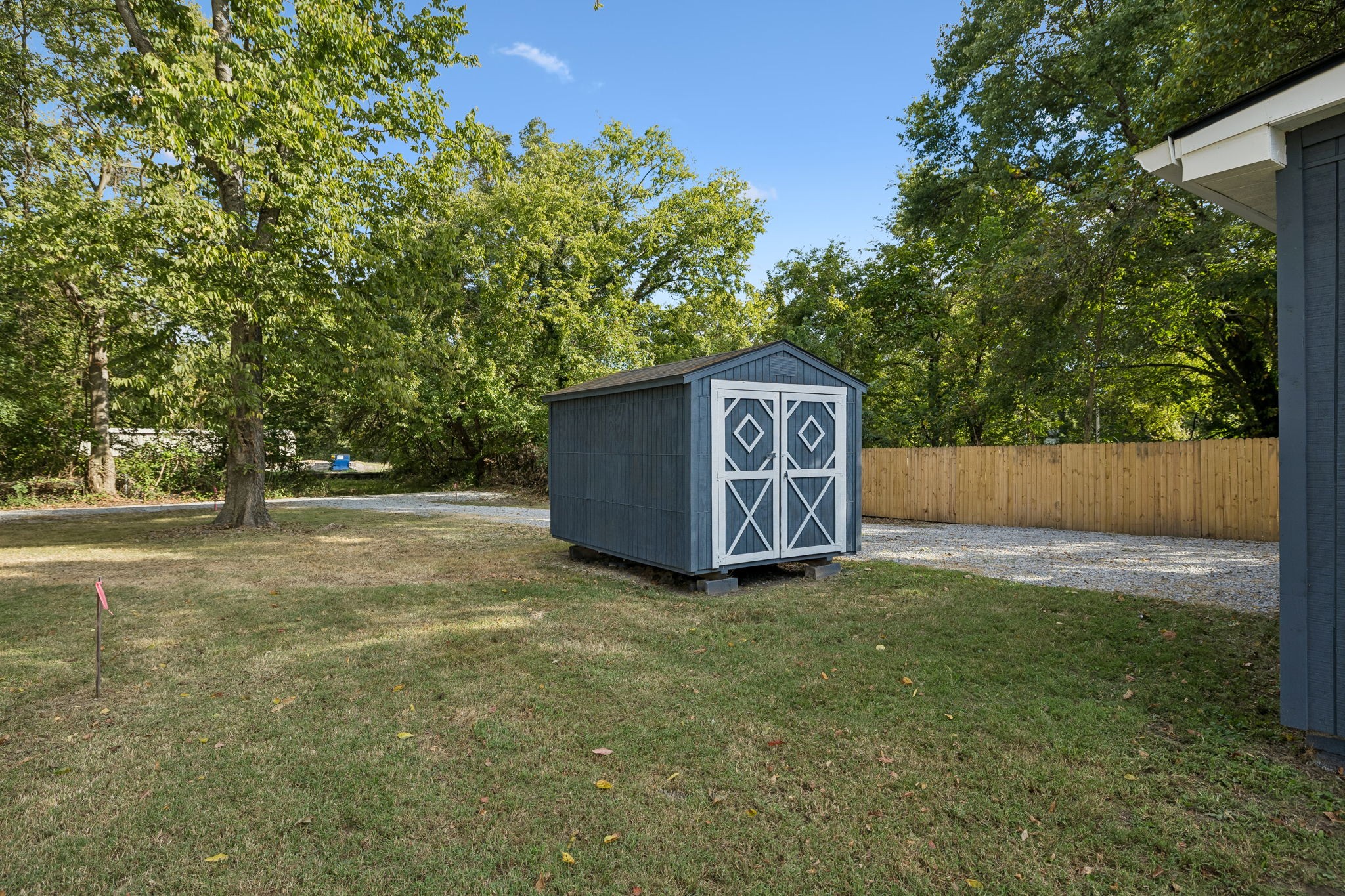 209 Olive St Property Photo 49