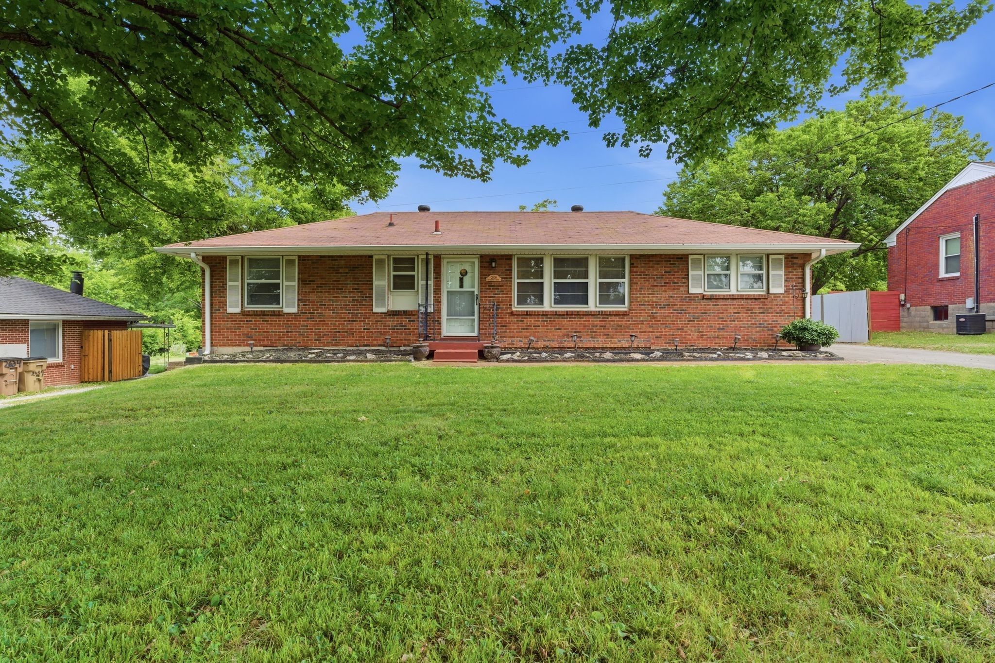 2636 Woodberry Dr Property Photo 1