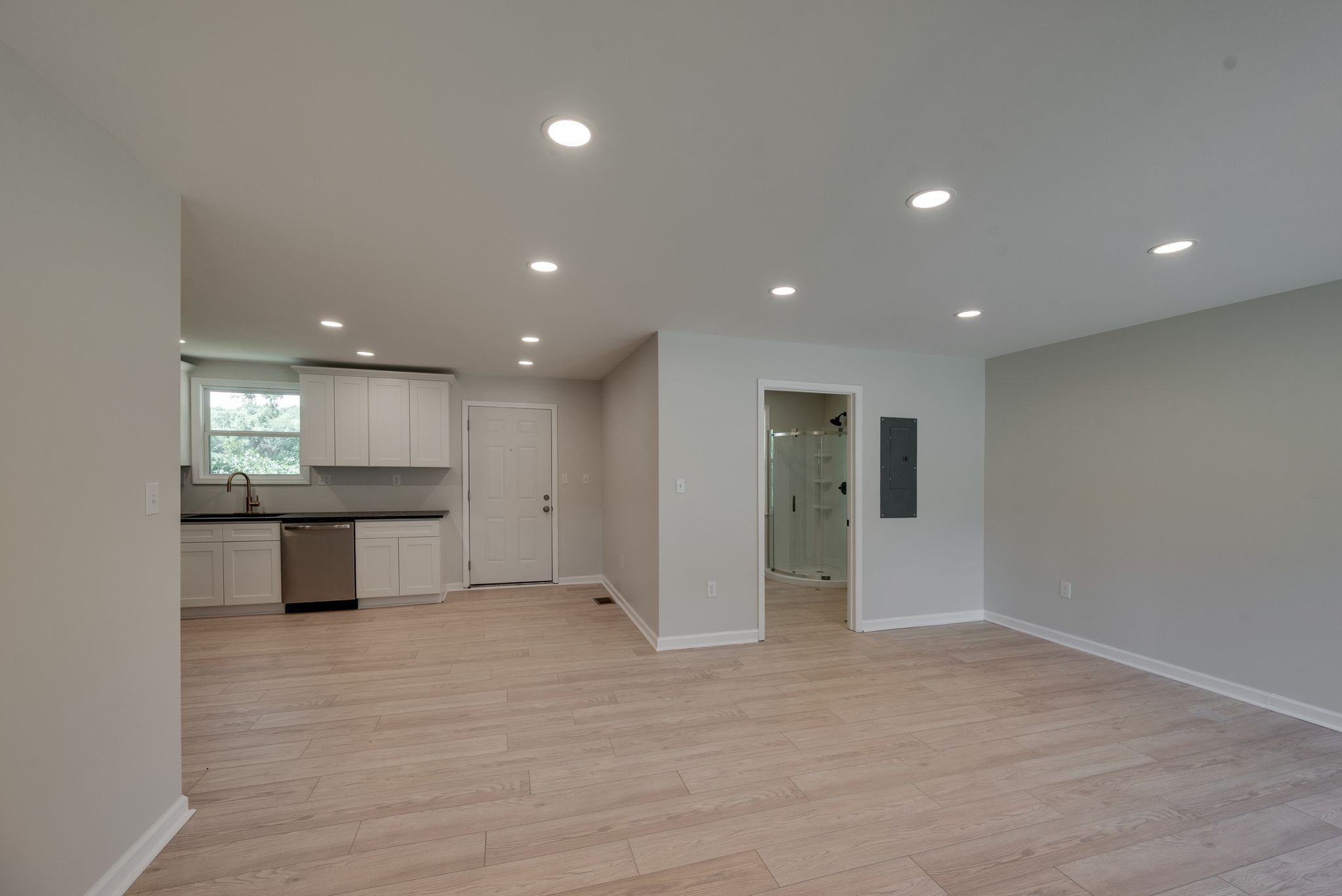 3189 Lagrange Dr Property Photo 6