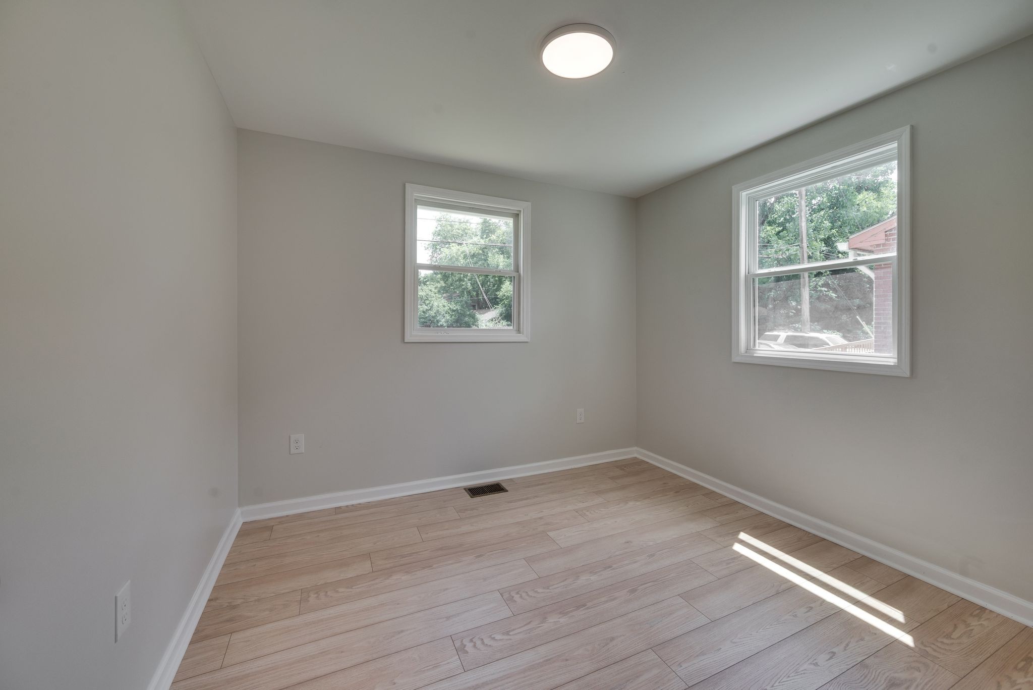 3189 Lagrange Dr Property Photo 21