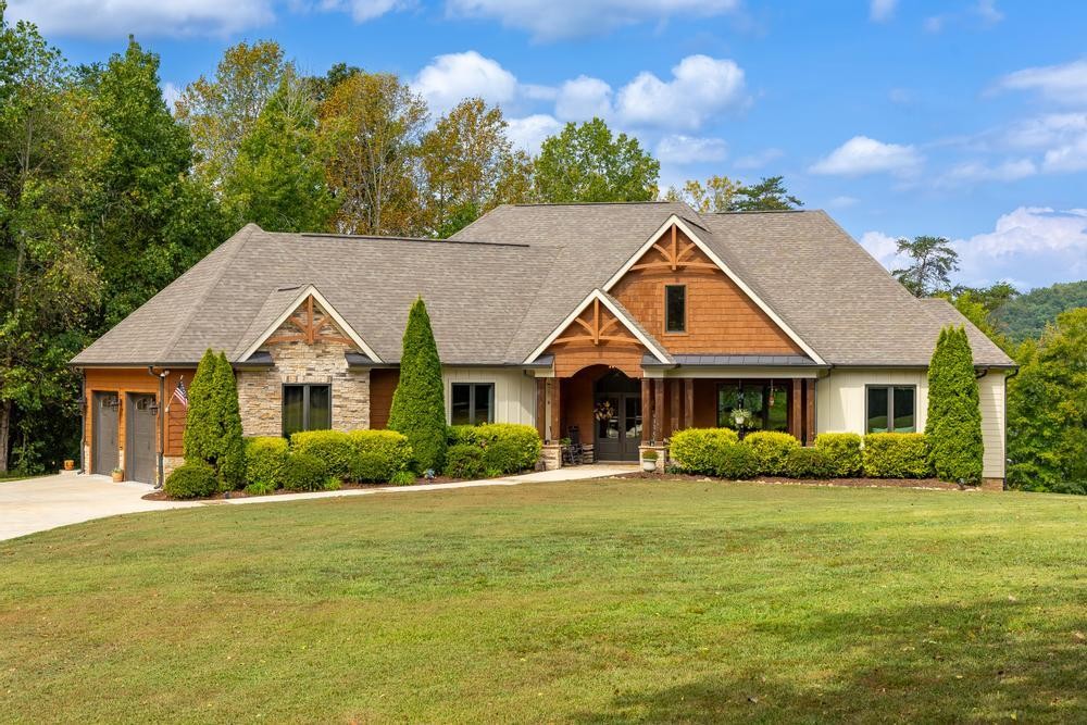15095 May Road Property Photo 1