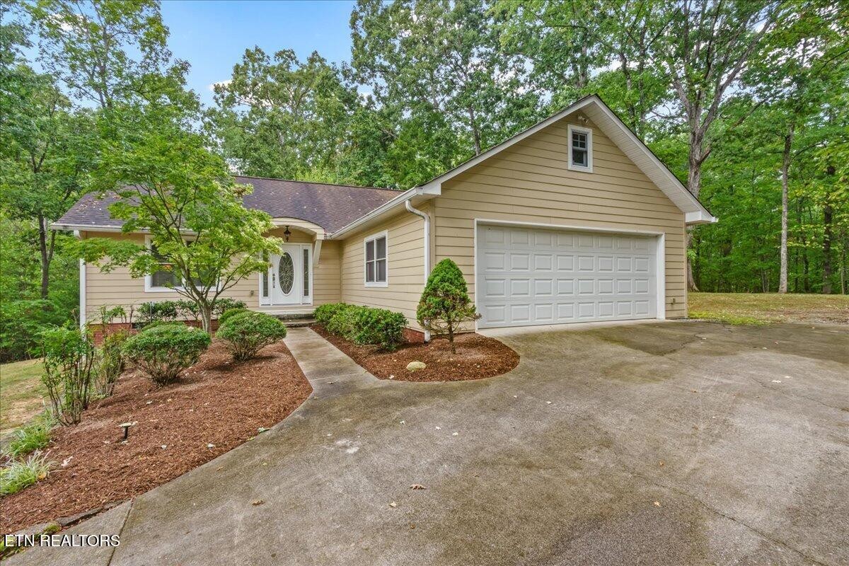 272 Woodhaven Drive Property Photo 1