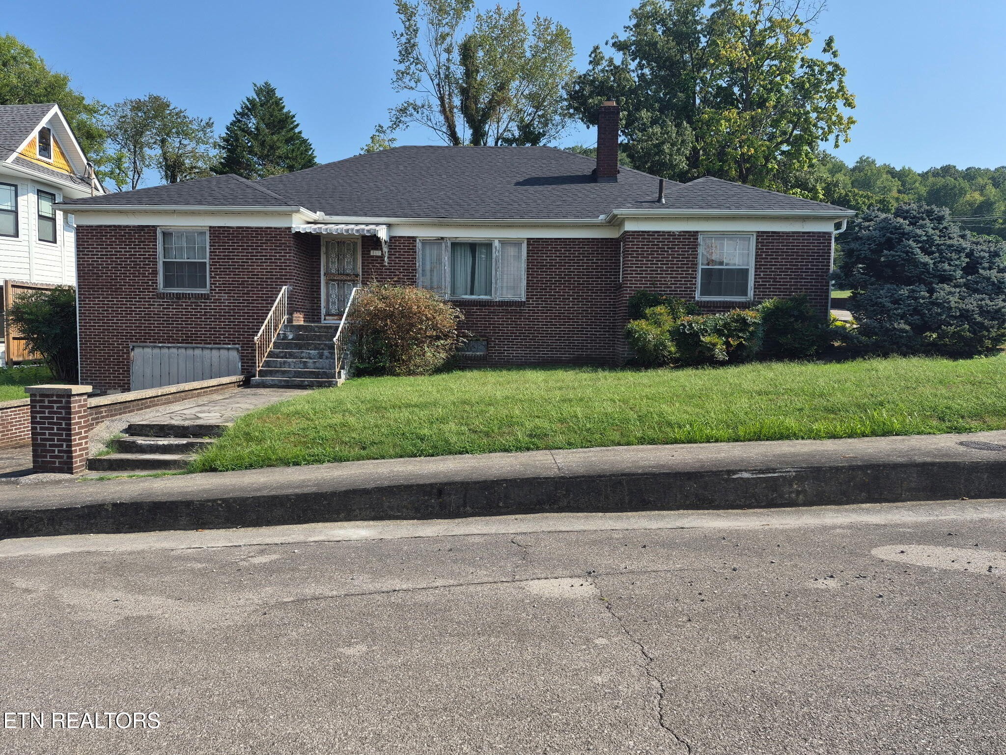 117 Roane St Property Photo 1