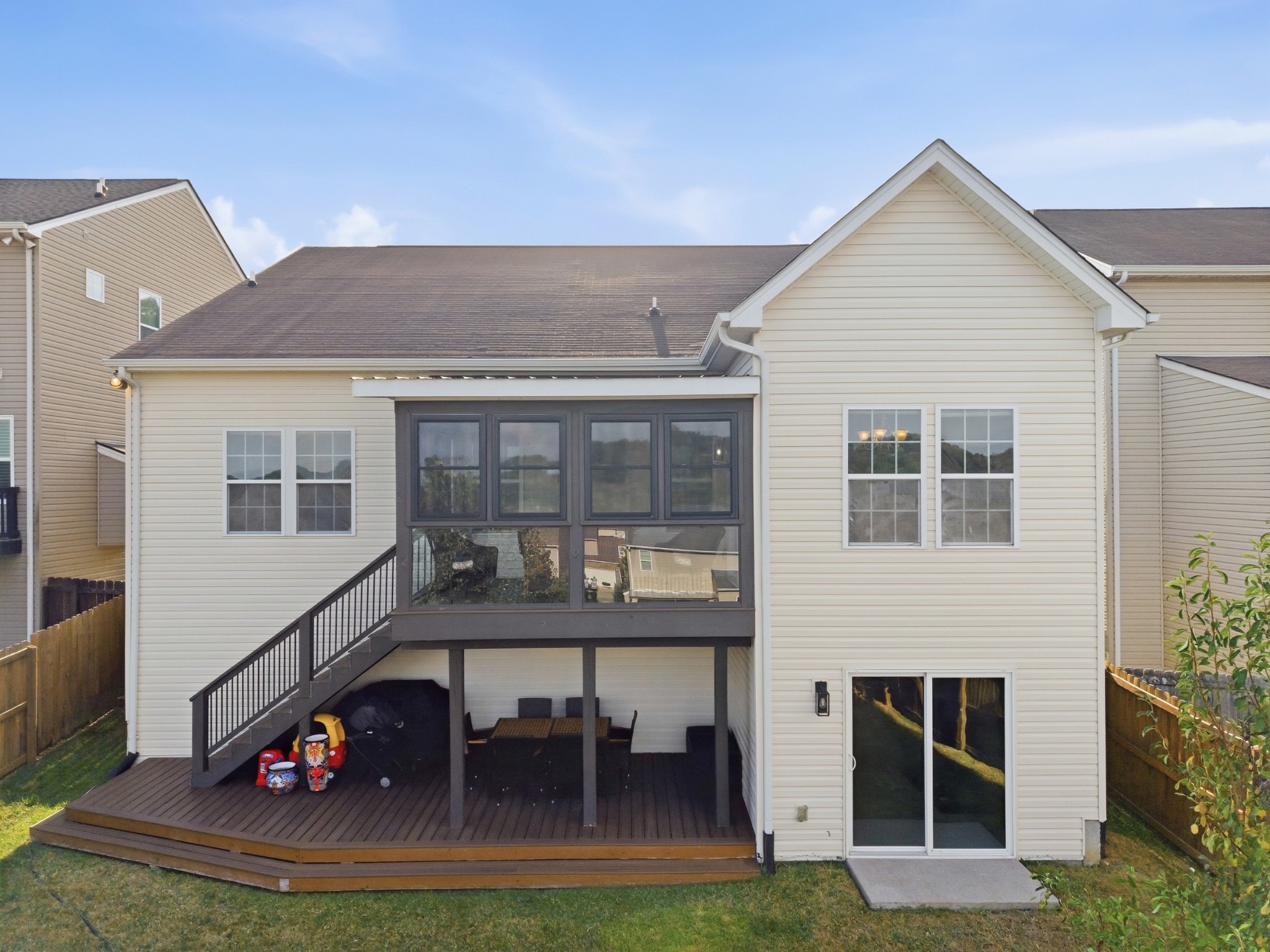 553 Wolfeboro Ln Property Photo 1