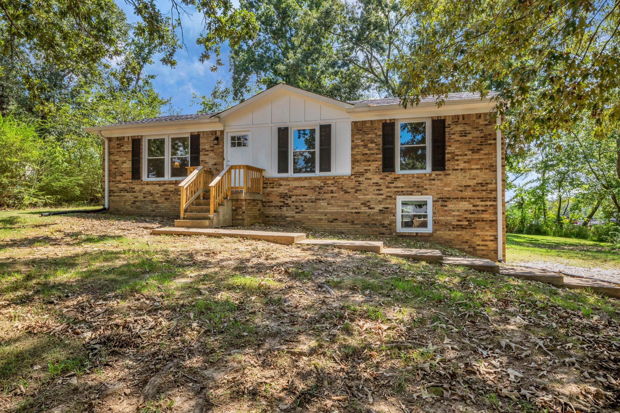 105 Ravenwood Cir Property Photo 1