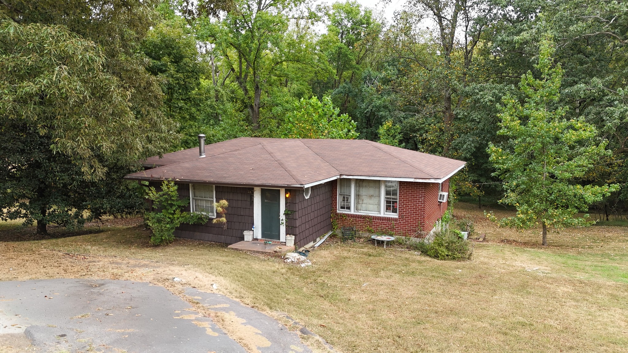 2508 Eastland Ave Property Photo 1