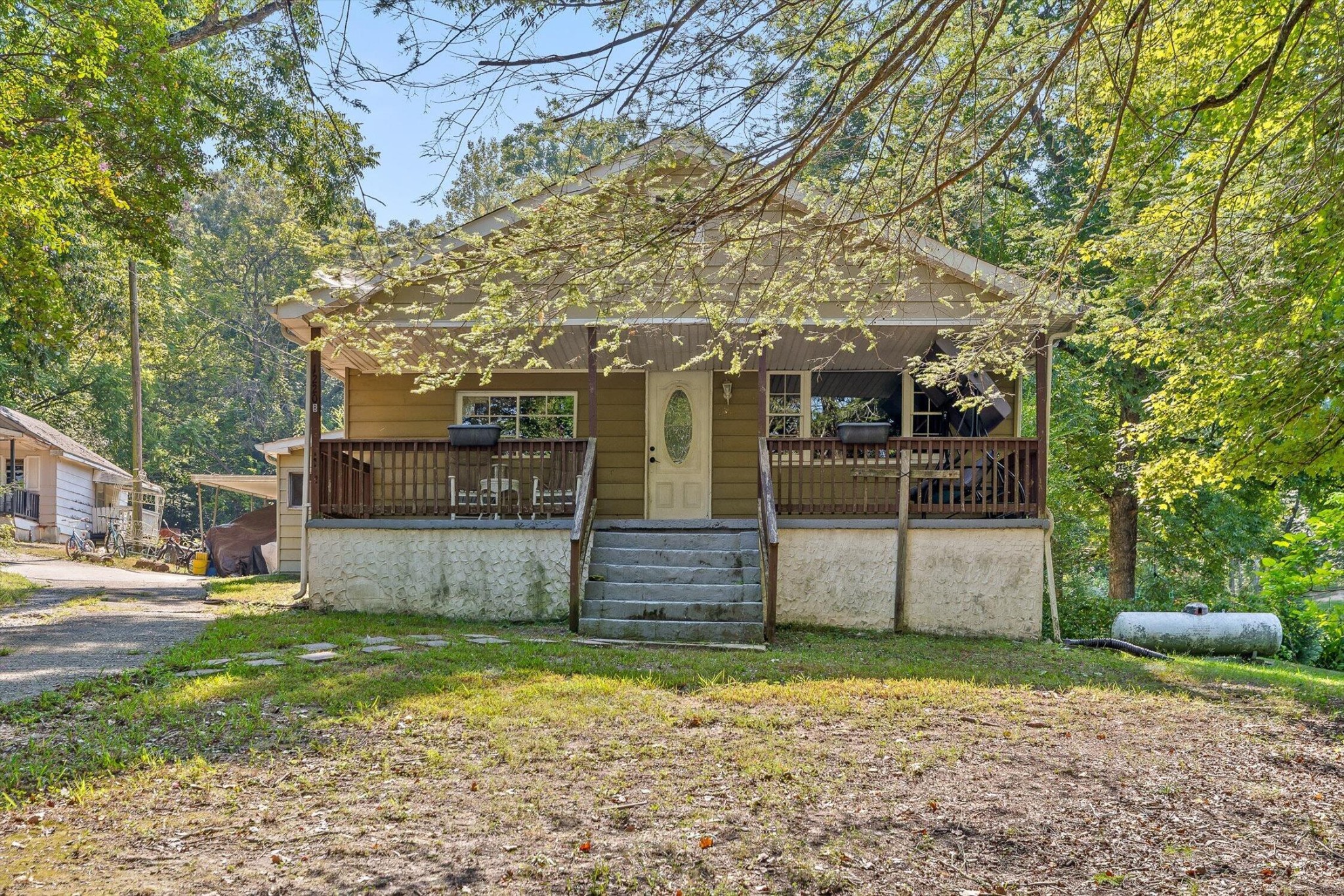 1220 Debbie Lane Property Photo 1