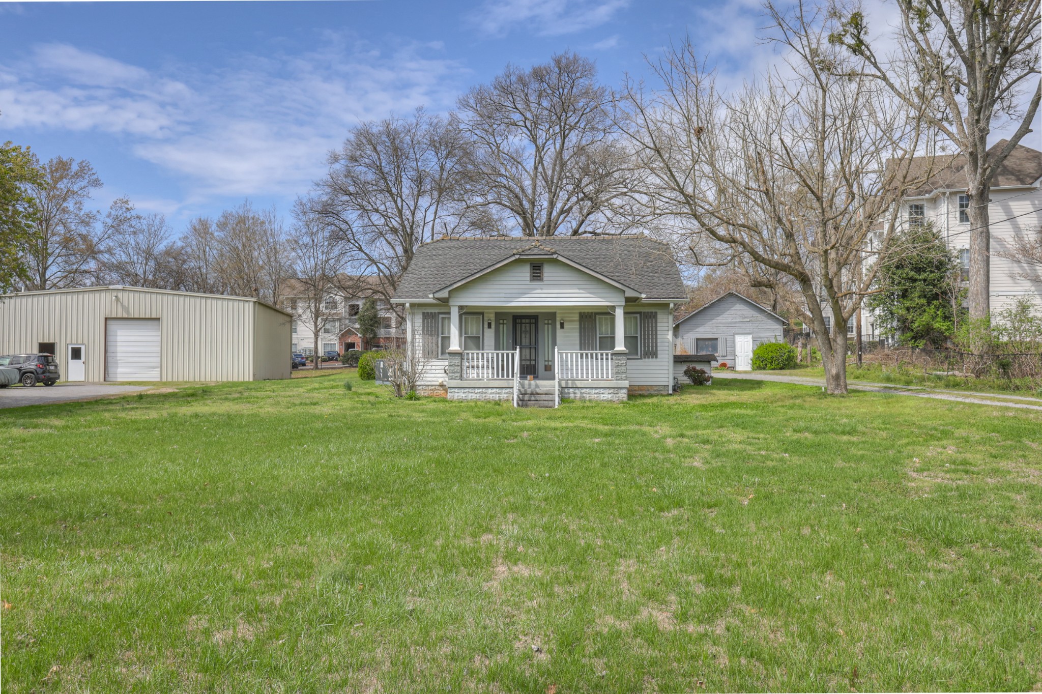 7114 Old Harding Pike Property Photo 2