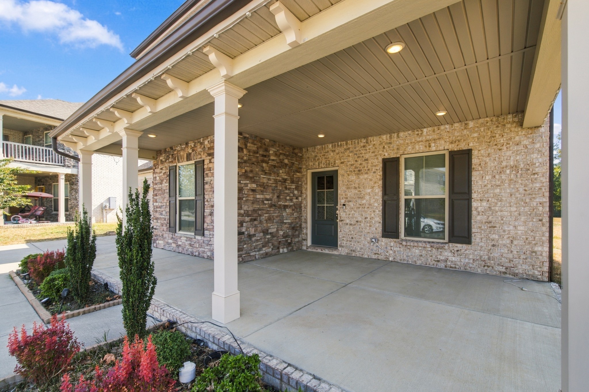 836 Chalkstone Ln Property Photo 4