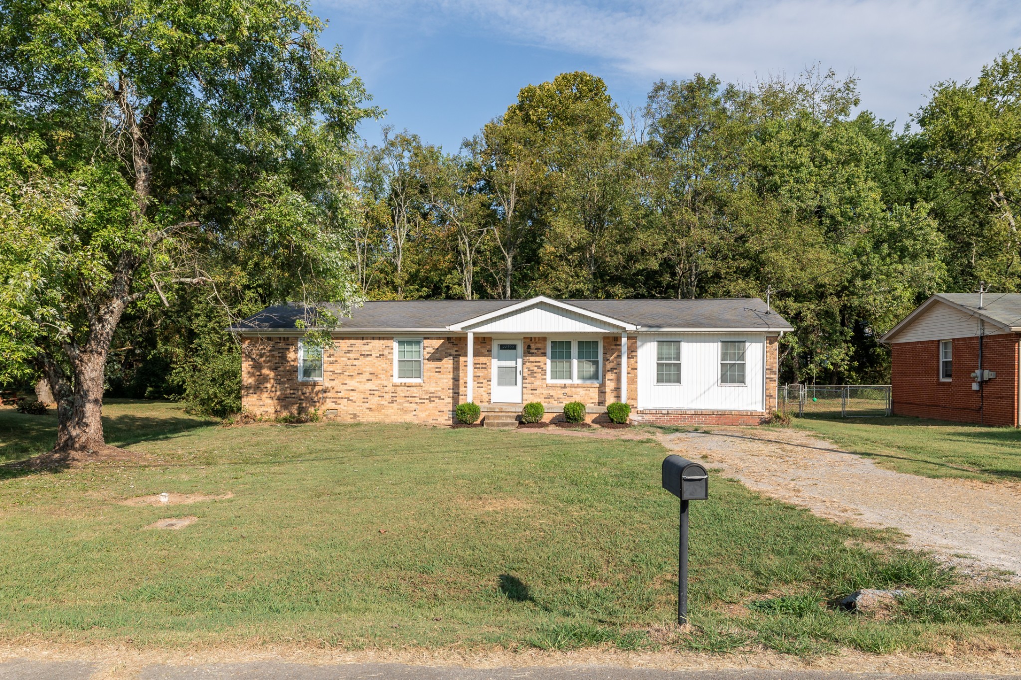 1339 Meadowbrook Dr Property Photo 1