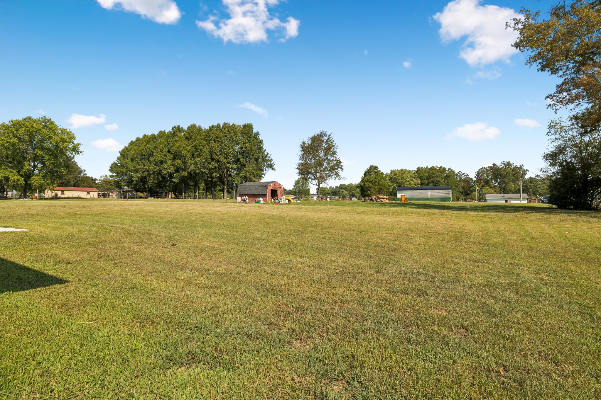 194 Vickers Rd Property Photo 37
