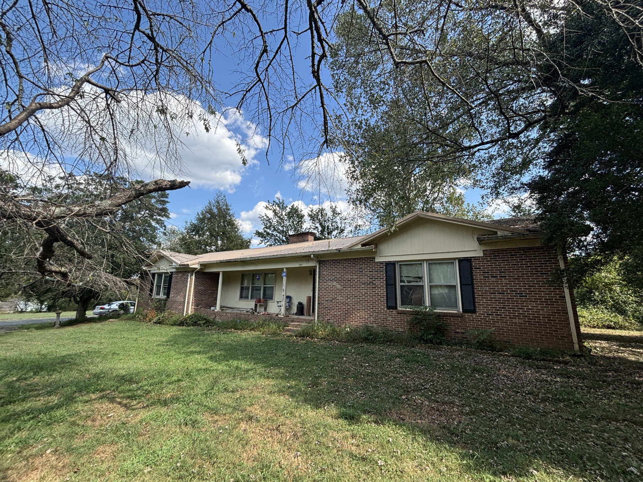 735 Hickory Dr Property Photo 1