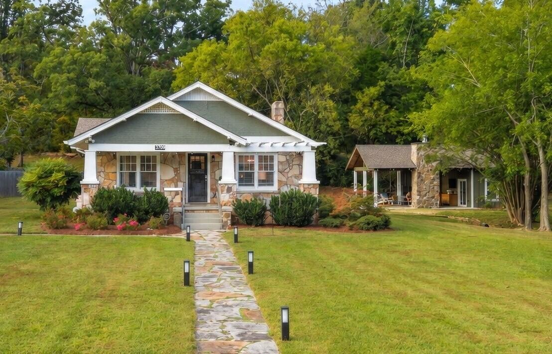 3709 Kellys Ferry Road Property Photo 1